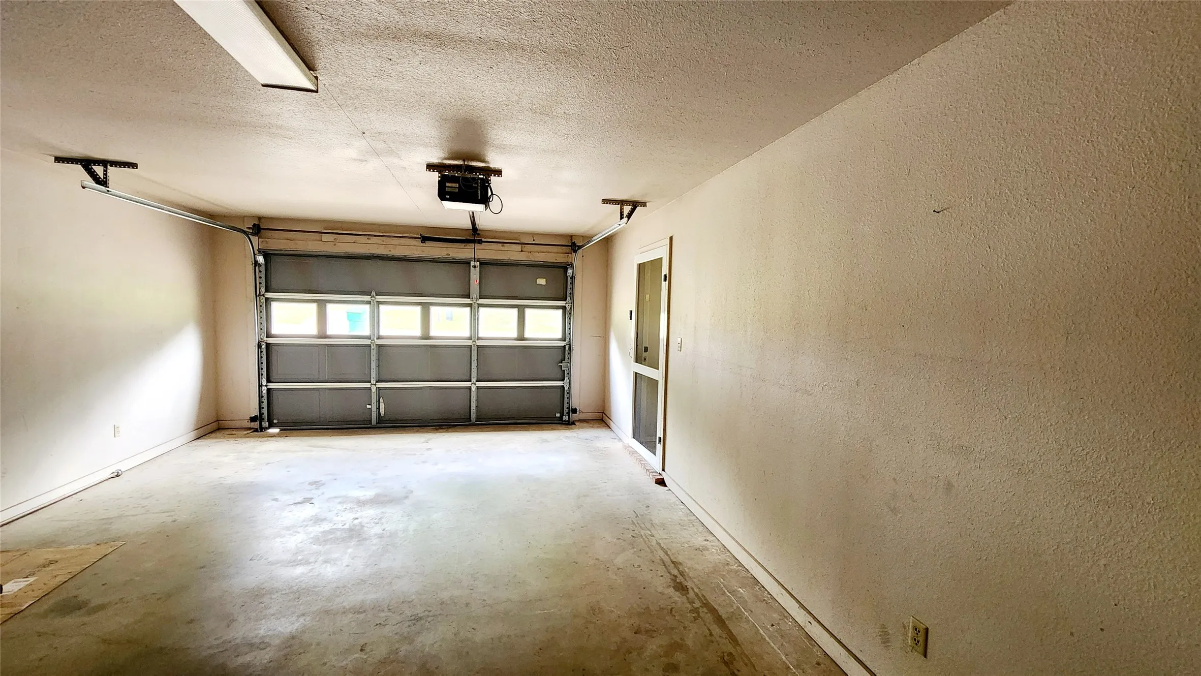 Single car garage