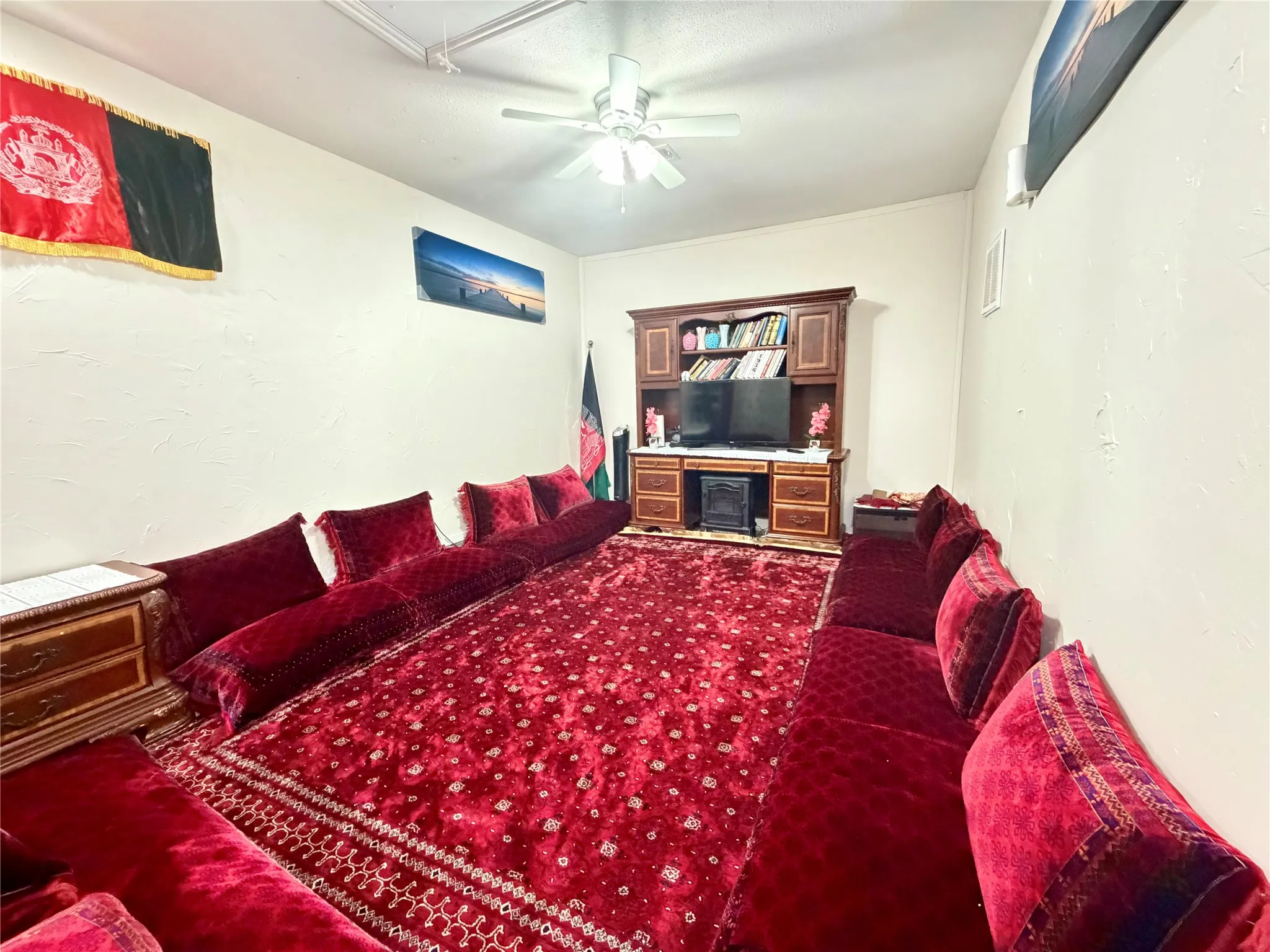 Single Family Residence For Sale in Dallas County , 2906 Nova Drive, Garland, Texas 75044, 3 Bedroom, 2 Bathroom, Garage spaces, 1,014 Sqft, built in 1976, mls#21252425, Real Estate Agent in Garland, Homes For Sale in Dallas county, Homes For Sale in Garland, Realtor in Garland Texas, Real Estate Brokerage Independent Realty Texas, Luminita Cordes Realtor