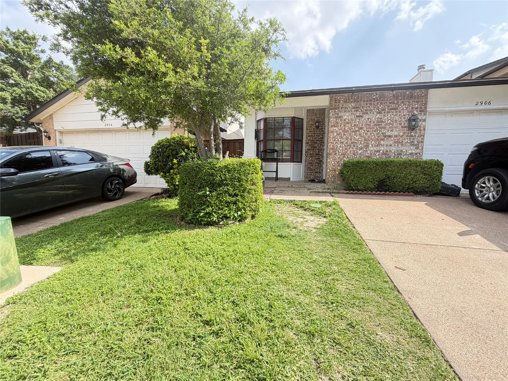 Single Family Residence For Sale in Dallas County , 2906 Nova Drive, Garland, Texas 75044, 3 Bedroom, 2 Bathroom, Garage spaces, 1,014 Sqft, built in 1976, mls#21252425, Real Estate Agent in Garland, Homes For Sale in Dallas county, Homes For Sale in Garland, Realtor in Garland Texas, Real Estate Brokerage Independent Realty Texas, Luminita Cordes Realtor