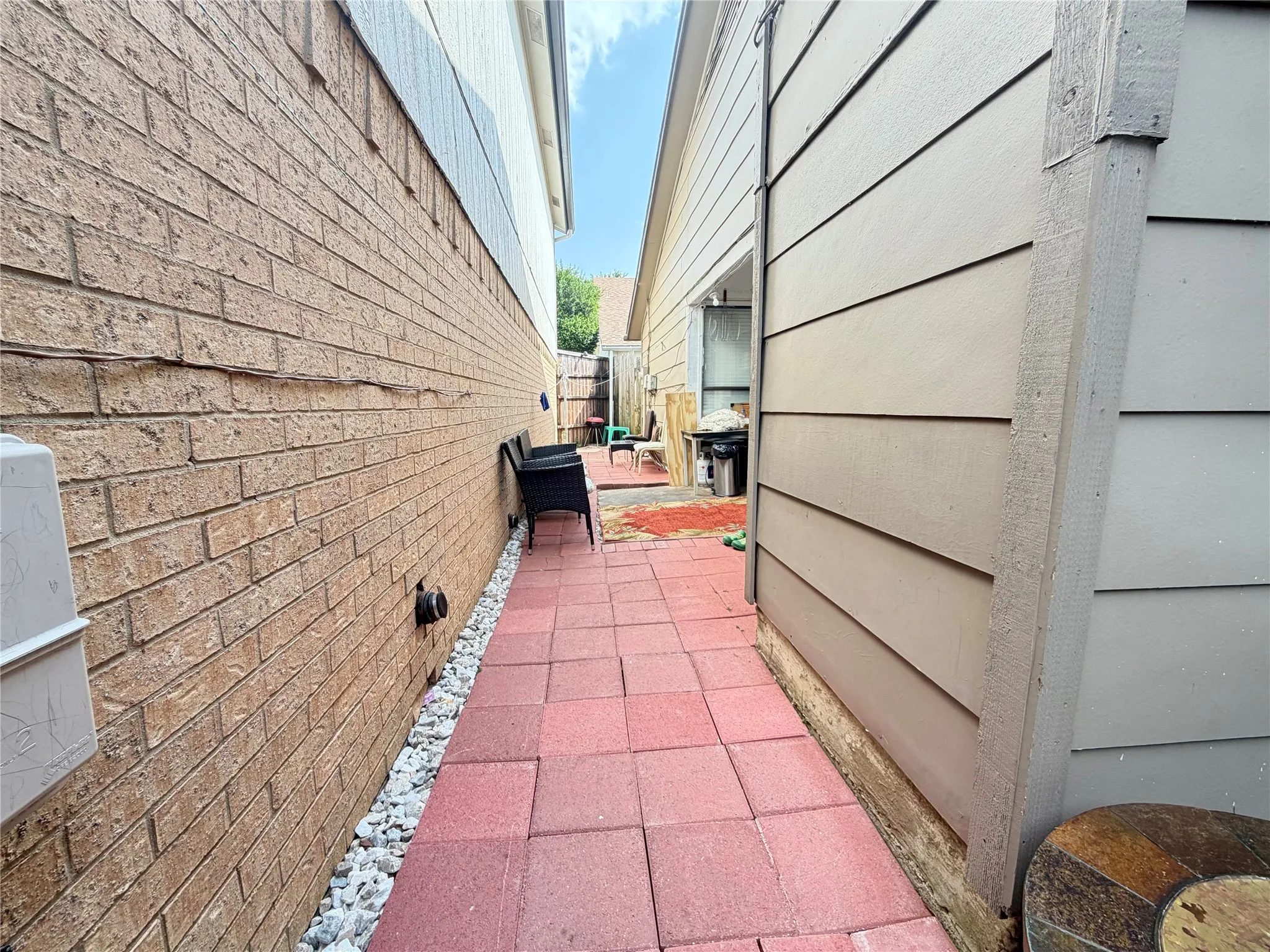 Single Family Residence For Sale in Dallas County , 2906 Nova Drive, Garland, Texas 75044, 3 Bedroom, 2 Bathroom, Garage spaces, 1,014 Sqft, built in 1976, mls#21252425, Real Estate Agent in Garland, Homes For Sale in Dallas county, Homes For Sale in Garland, Realtor in Garland Texas, Real Estate Brokerage Independent Realty Texas, Luminita Cordes Realtor