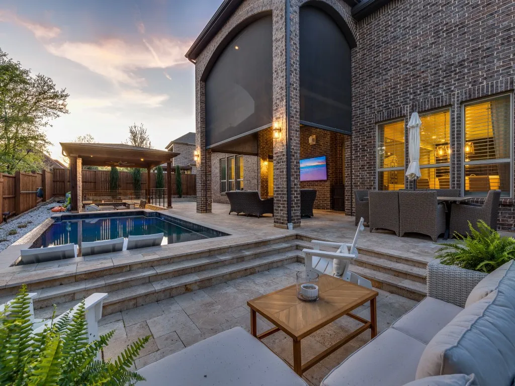 Single Family Residence For Sale in Denton County , 10937 Smoky Oak Trail, Flower Mound, Texas 76226, 4 Bedroom, 4 Bathroom, 3 Garage spaces, 4,153 Sqft, built in 2015, mls#21183722, Real Estate Agent in Flower Mound, Homes For Sale in Denton county, Homes For Sale in Flower Mound, Realtor in Flower Mound Texas, Real Estate Brokerage Independent Realty Texas, Luminita Cordes Realtor