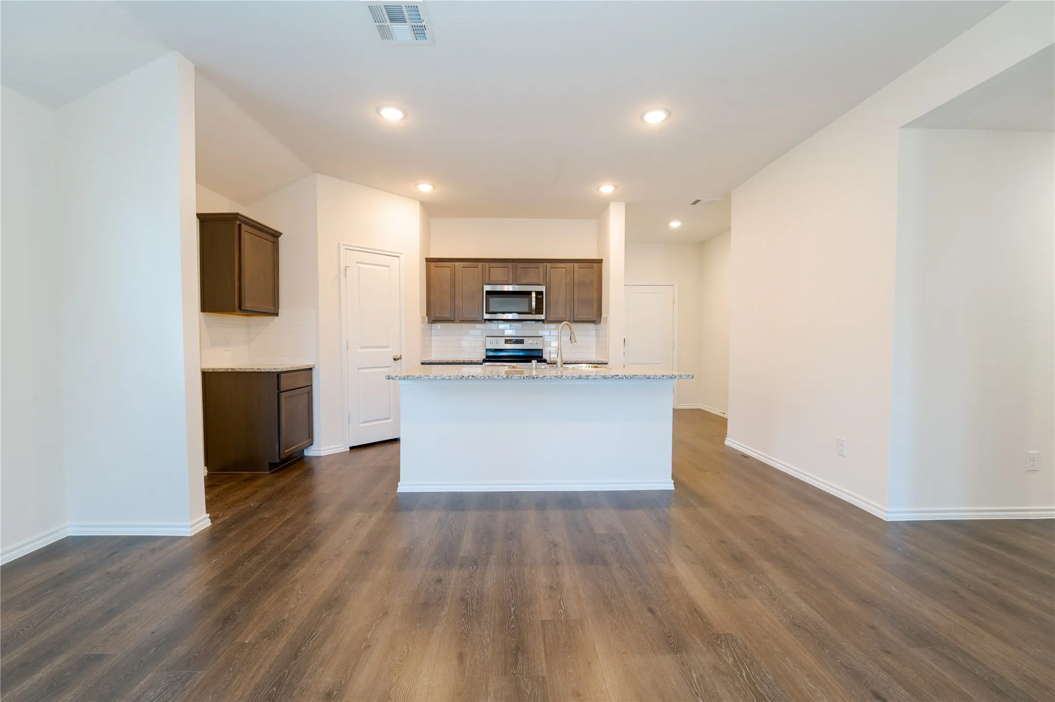 Single Family Residence For Sale in Rockwall County , 2478 Conklin Drive, Fate, Texas 75189, 4 Bedroom, 2 Bathroom, 2 Garage spaces, 1,669 Sqft, built in 2020, Preowned, mls#21251912, Real Estate Agent in Fate, Homes For Sale in Rockwall county, Homes For Sale in Fate, Realtor in Fate Texas, Real Estate Brokerage Independent Realty Texas, Luminita Cordes Realtor
