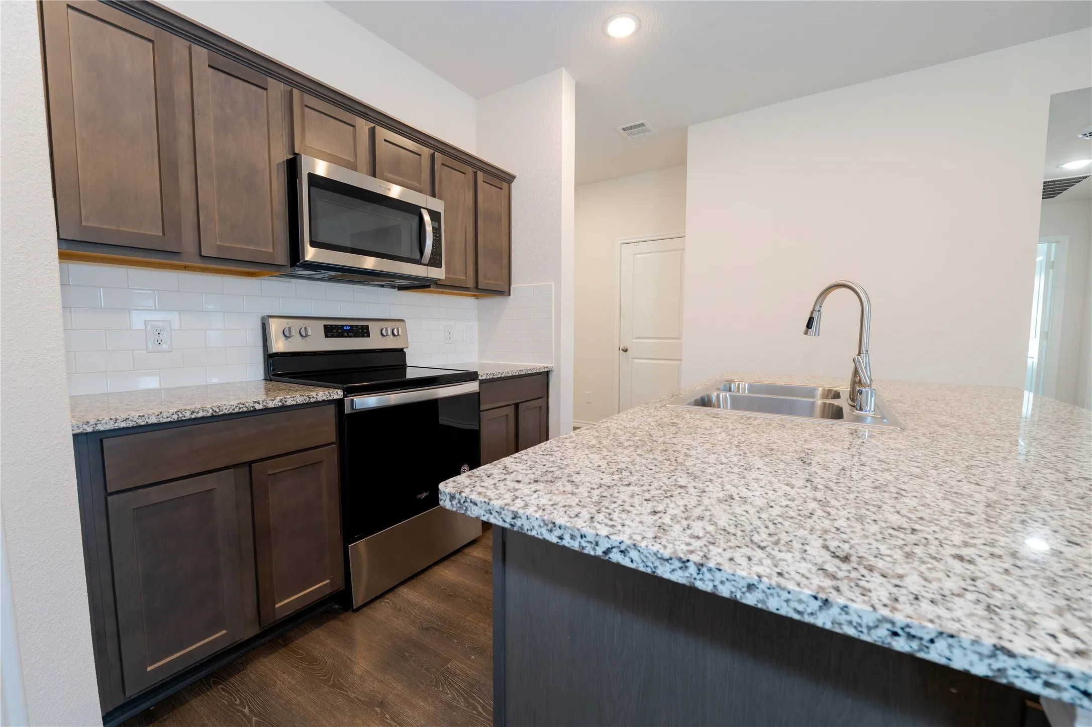 Single Family Residence For Sale in Rockwall County , 2478 Conklin Drive, Fate, Texas 75189, 4 Bedroom, 2 Bathroom, 2 Garage spaces, 1,669 Sqft, built in 2020, Preowned, mls#21251912, Real Estate Agent in Fate, Homes For Sale in Rockwall county, Homes For Sale in Fate, Realtor in Fate Texas, Real Estate Brokerage Independent Realty Texas, Luminita Cordes Realtor