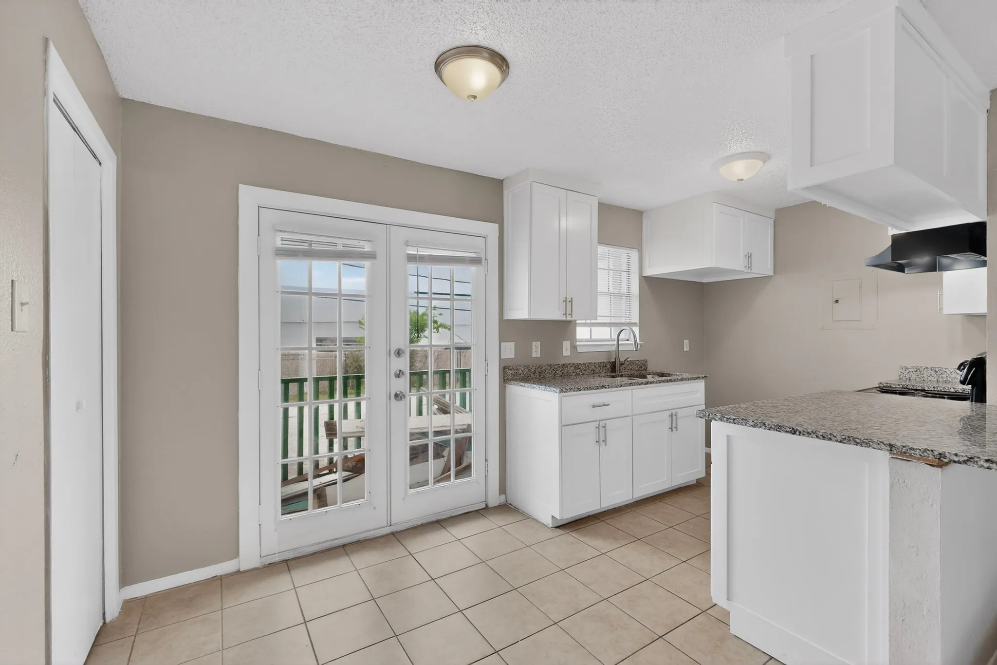 Duplex For Rent in Tarrant County , 8024 Cambridge Circle A, White Settlement, Texas 76108, 2 Bedroom, 2 Bathroom, Garage spaces, 1,000 Sqft, built in 1986, mls#21252479, Real Estate Agent in White Settlement, Homes For Rent in Tarrant county, Homes For Rent in White Settlement, Realtor in White Settlement Texas, Real Estate Brokerage Independent Realty Texas, Luminita Cordes Realtor