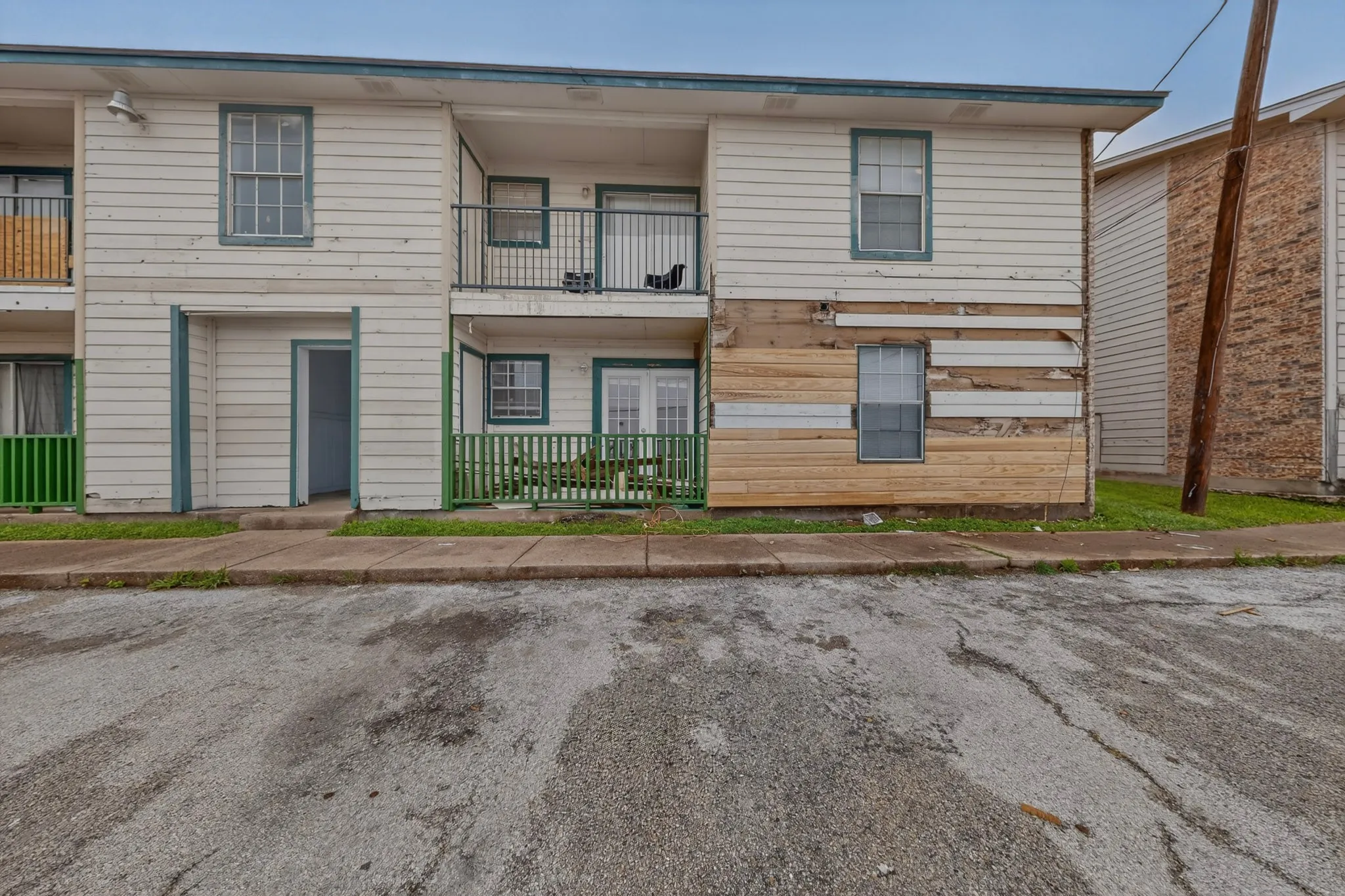 Duplex For Rent in Tarrant County , 8024 Cambridge Circle A, White Settlement, Texas 76108, 2 Bedroom, 2 Bathroom, Garage spaces, 1,000 Sqft, built in 1986, mls#21252479, Real Estate Agent in White Settlement, Homes For Rent in Tarrant county, Homes For Rent in White Settlement, Realtor in White Settlement Texas, Real Estate Brokerage Independent Realty Texas, Luminita Cordes Realtor
