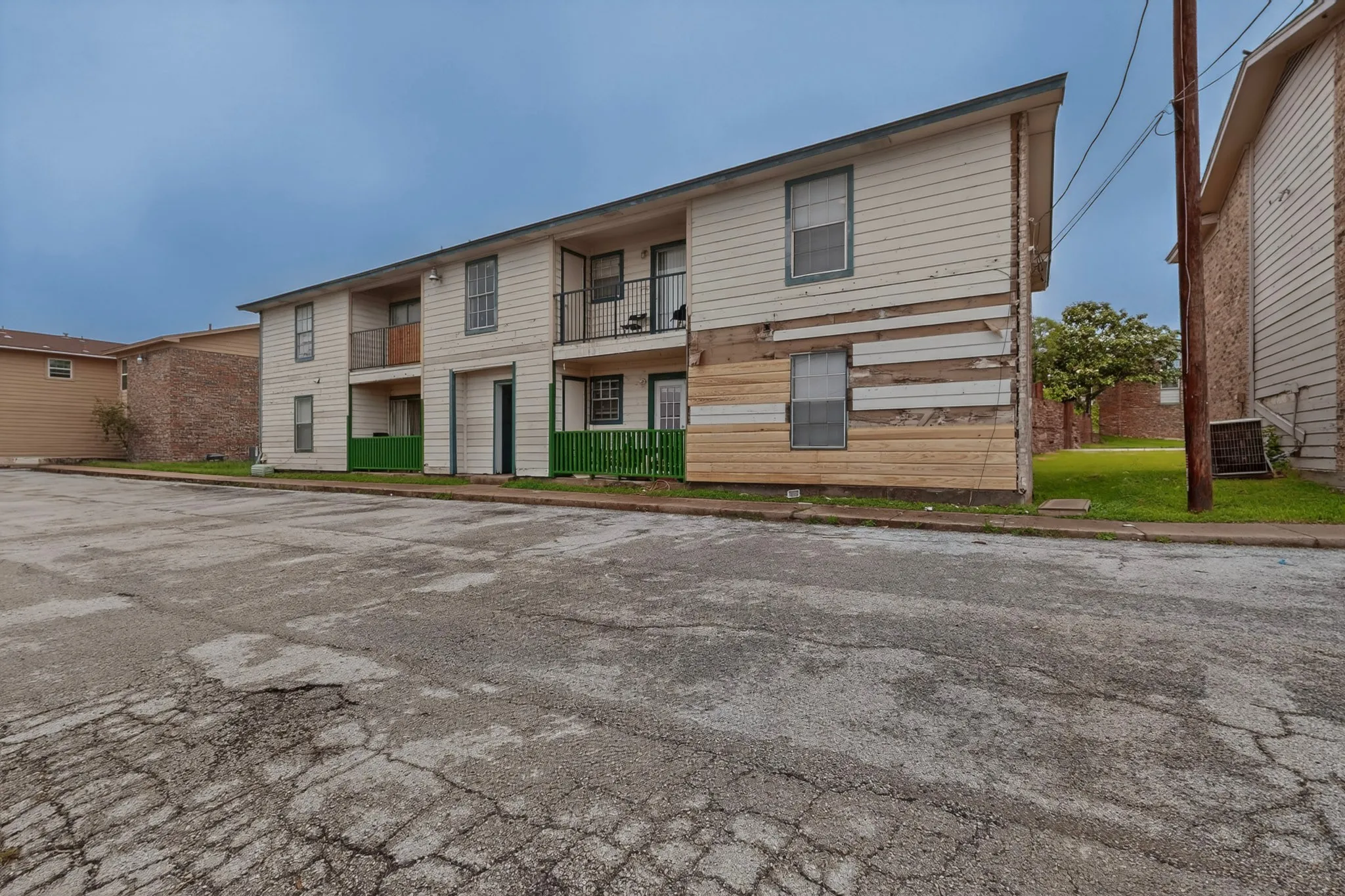 Duplex For Rent in Tarrant County , 8024 Cambridge Circle A, White Settlement, Texas 76108, 2 Bedroom, 2 Bathroom, Garage spaces, 1,000 Sqft, built in 1986, mls#21252479, Real Estate Agent in White Settlement, Homes For Rent in Tarrant county, Homes For Rent in White Settlement, Realtor in White Settlement Texas, Real Estate Brokerage Independent Realty Texas, Luminita Cordes Realtor