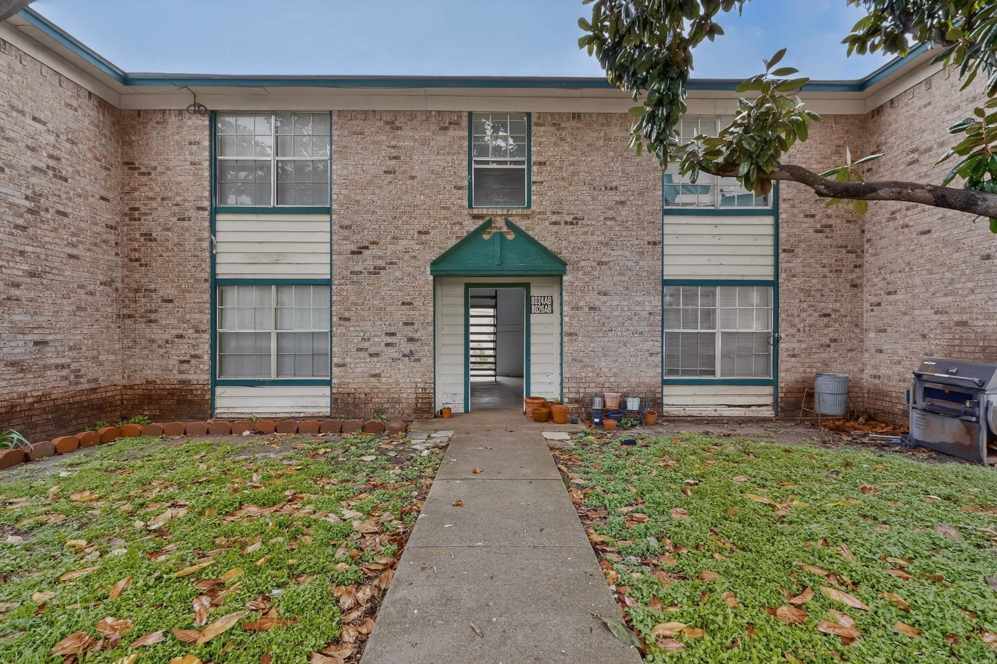 Duplex For Rent in Tarrant County , 8024 Cambridge Circle A, White Settlement, Texas 76108, 2 Bedroom, 2 Bathroom, Garage spaces, 1,000 Sqft, built in 1986, mls#21252479, Real Estate Agent in White Settlement, Homes For Rent in Tarrant county, Homes For Rent in White Settlement, Realtor in White Settlement Texas, Real Estate Brokerage Independent Realty Texas, Luminita Cordes Realtor