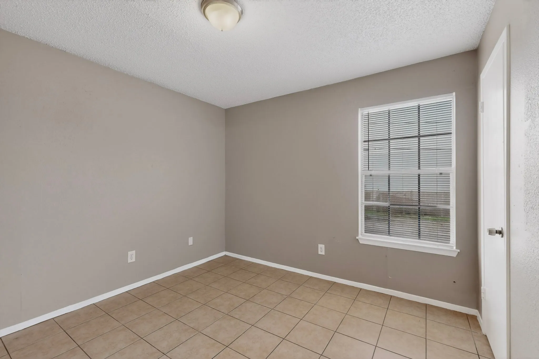 Duplex For Rent in Tarrant County , 8024 Cambridge Circle A, White Settlement, Texas 76108, 2 Bedroom, 2 Bathroom, Garage spaces, 1,000 Sqft, built in 1986, mls#21252479, Real Estate Agent in White Settlement, Homes For Rent in Tarrant county, Homes For Rent in White Settlement, Realtor in White Settlement Texas, Real Estate Brokerage Independent Realty Texas, Luminita Cordes Realtor
