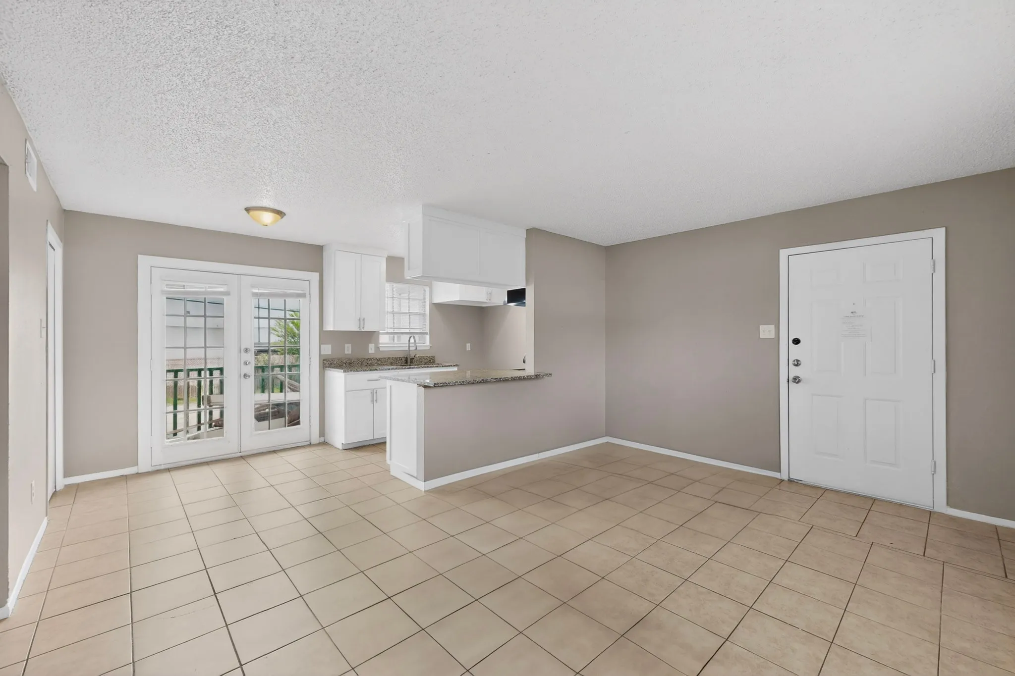 Duplex For Rent in Tarrant County , 8024 Cambridge Circle A, White Settlement, Texas 76108, 2 Bedroom, 2 Bathroom, Garage spaces, 1,000 Sqft, built in 1986, mls#21252479, Real Estate Agent in White Settlement, Homes For Rent in Tarrant county, Homes For Rent in White Settlement, Realtor in White Settlement Texas, Real Estate Brokerage Independent Realty Texas, Luminita Cordes Realtor