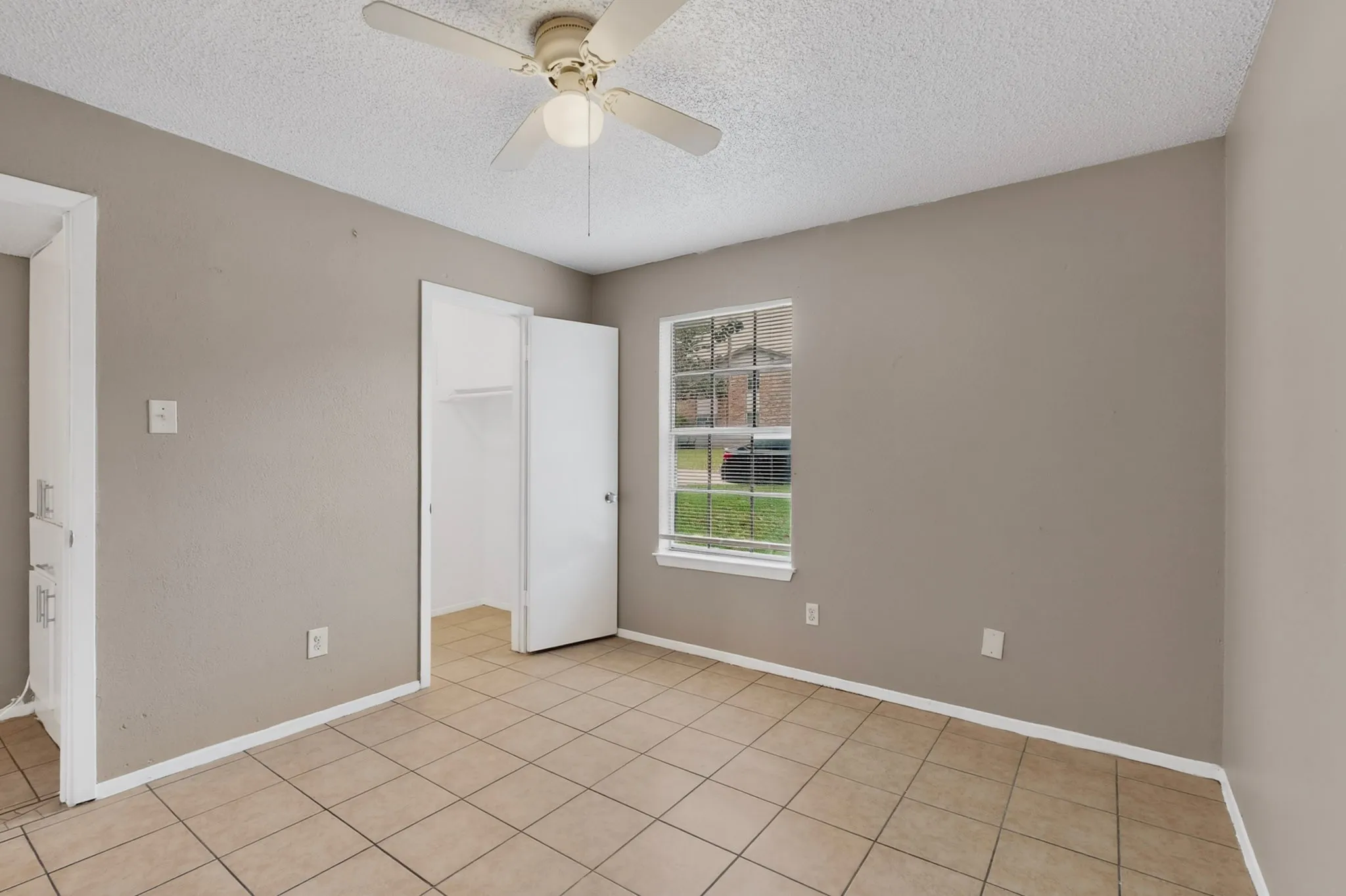 Duplex For Rent in Tarrant County , 8024 Cambridge Circle A, White Settlement, Texas 76108, 2 Bedroom, 2 Bathroom, Garage spaces, 1,000 Sqft, built in 1986, mls#21252479, Real Estate Agent in White Settlement, Homes For Rent in Tarrant county, Homes For Rent in White Settlement, Realtor in White Settlement Texas, Real Estate Brokerage Independent Realty Texas, Luminita Cordes Realtor