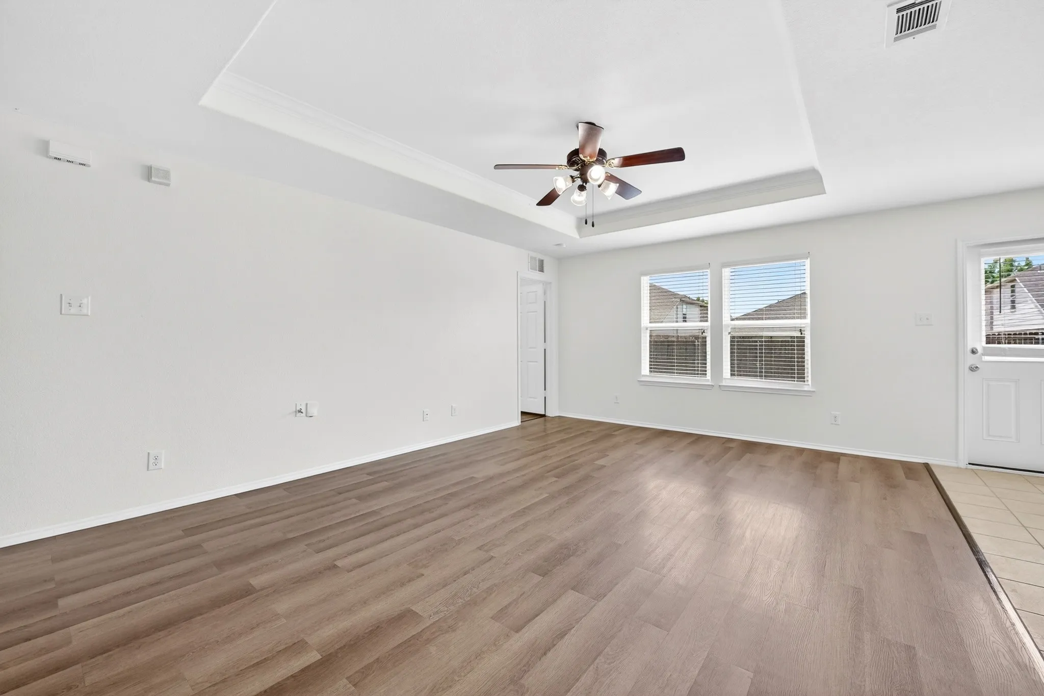 Single Family Residence For Sale in Denton County , 1800 Christopher Creek Drive, Little Elm, Texas 75068, 3 Bedroom, 2 Bathroom, 2 Garage spaces, 1,423 Sqft, built in 2014, mls#21243220, Real Estate Agent in Little Elm, Homes For Sale in Denton county, Homes For Sale in Little Elm, Realtor in Little Elm Texas, Real Estate Brokerage Independent Realty Texas, Luminita Cordes Realtor