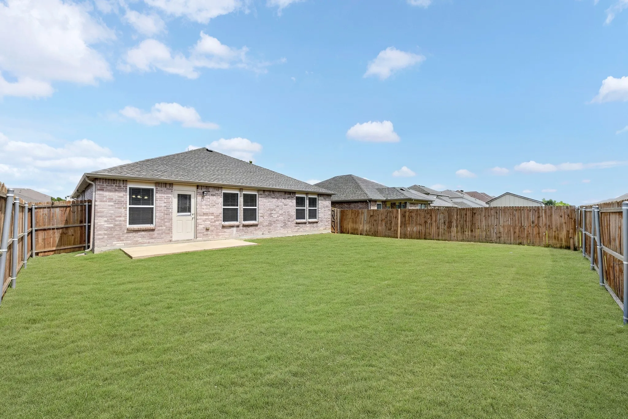 Good sized backyard just waiting for your personal touch!