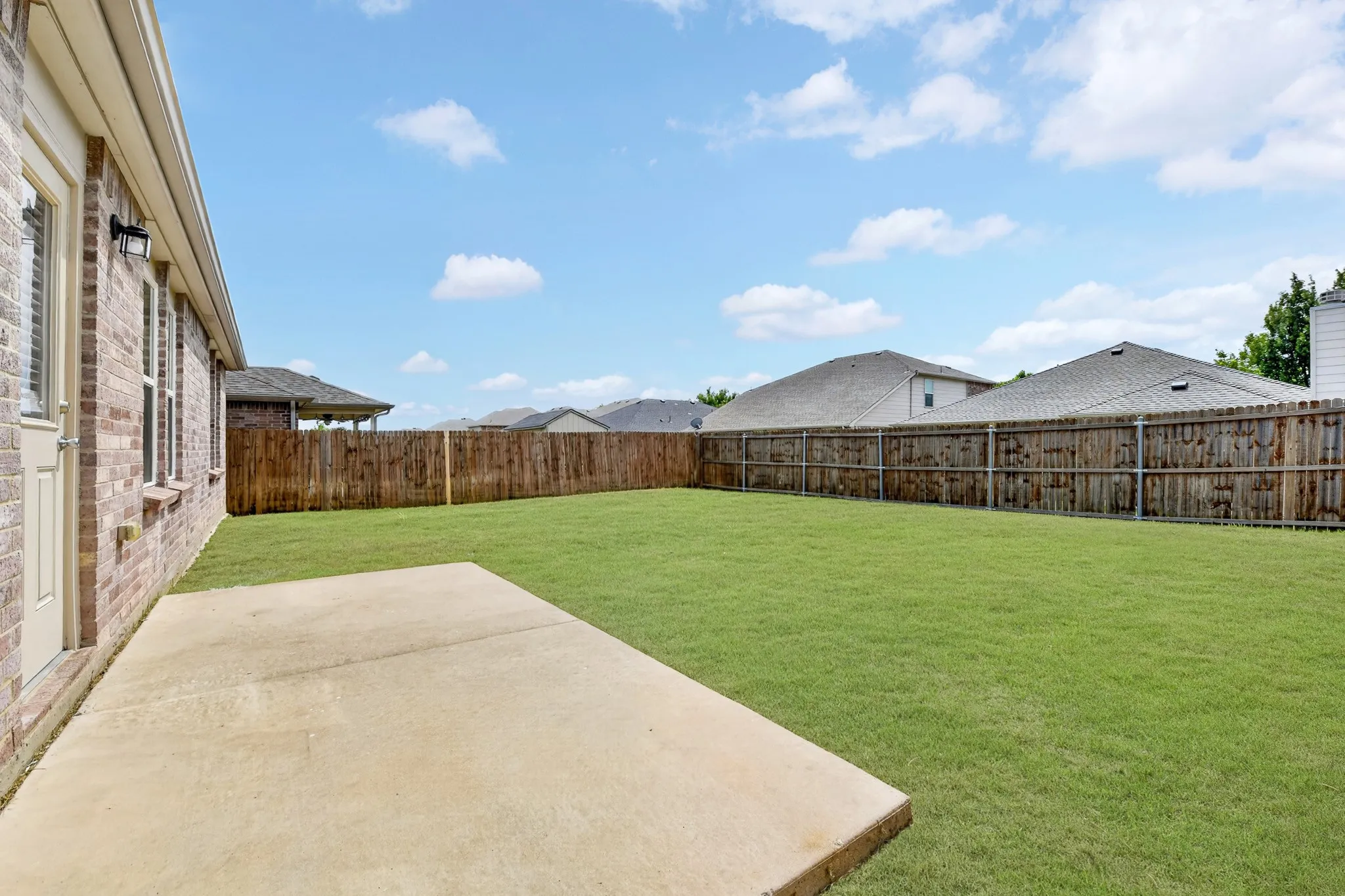 Single Family Residence For Sale in Denton County , 1800 Christopher Creek Drive, Little Elm, Texas 75068, 3 Bedroom, 2 Bathroom, 2 Garage spaces, 1,423 Sqft, built in 2014, mls#21243220, Real Estate Agent in Little Elm, Homes For Sale in Denton county, Homes For Sale in Little Elm, Realtor in Little Elm Texas, Real Estate Brokerage Independent Realty Texas, Luminita Cordes Realtor