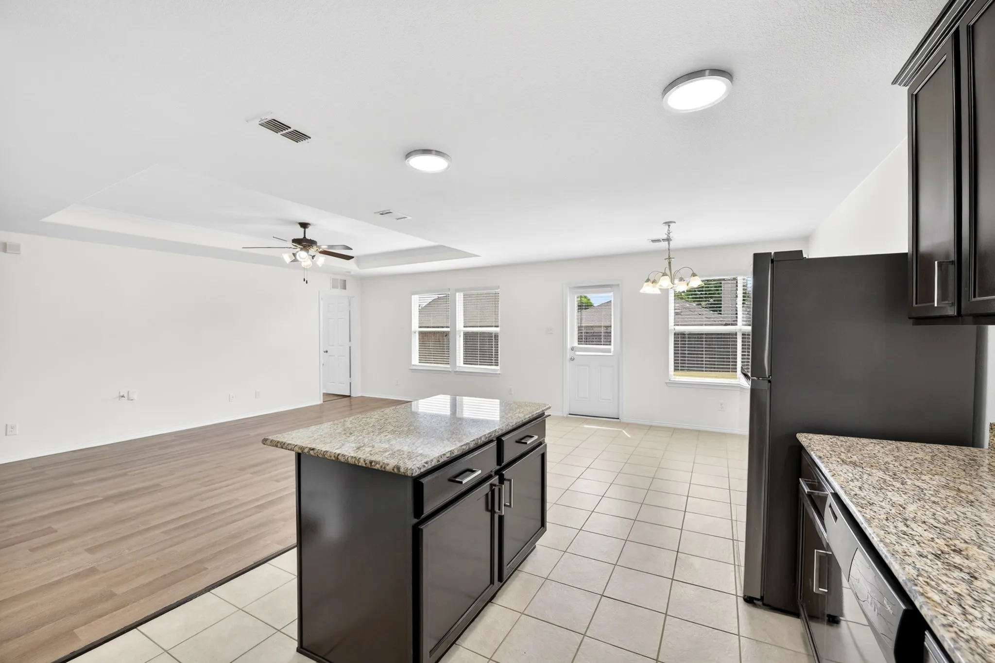Single Family Residence For Sale in Denton County , 1800 Christopher Creek Drive, Little Elm, Texas 75068, 3 Bedroom, 2 Bathroom, 2 Garage spaces, 1,423 Sqft, built in 2014, mls#21243220, Real Estate Agent in Little Elm, Homes For Sale in Denton county, Homes For Sale in Little Elm, Realtor in Little Elm Texas, Real Estate Brokerage Independent Realty Texas, Luminita Cordes Realtor