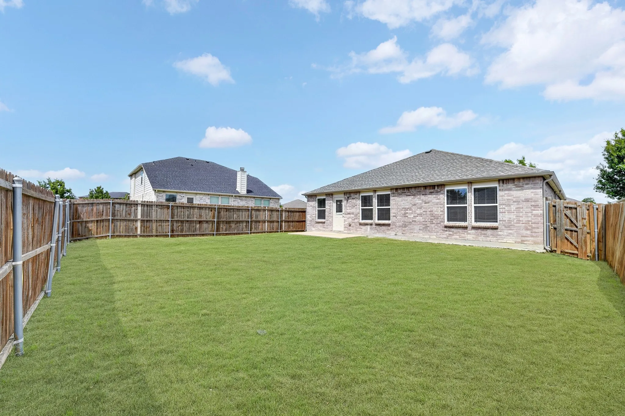 Good sized backyard space