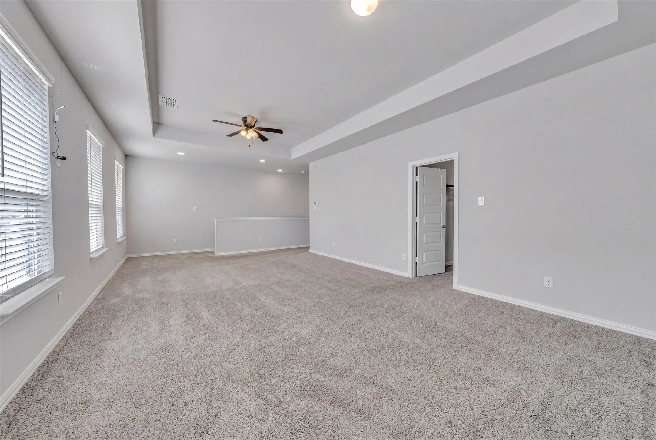 Single Family Residence For Sale in Ellis County , 1802 Graham Way, Mansfield, Texas 76063, 4 Bedroom, 3 Bathroom, 2 Garage spaces, 2,861 Sqft, built in 2021, Preowned, mls#21247003, Real Estate Agent in Mansfield, Homes For Sale in Ellis county, Homes For Sale in Mansfield, Realtor in Mansfield Texas, Real Estate Brokerage Independent Realty Texas, Luminita Cordes Realtor