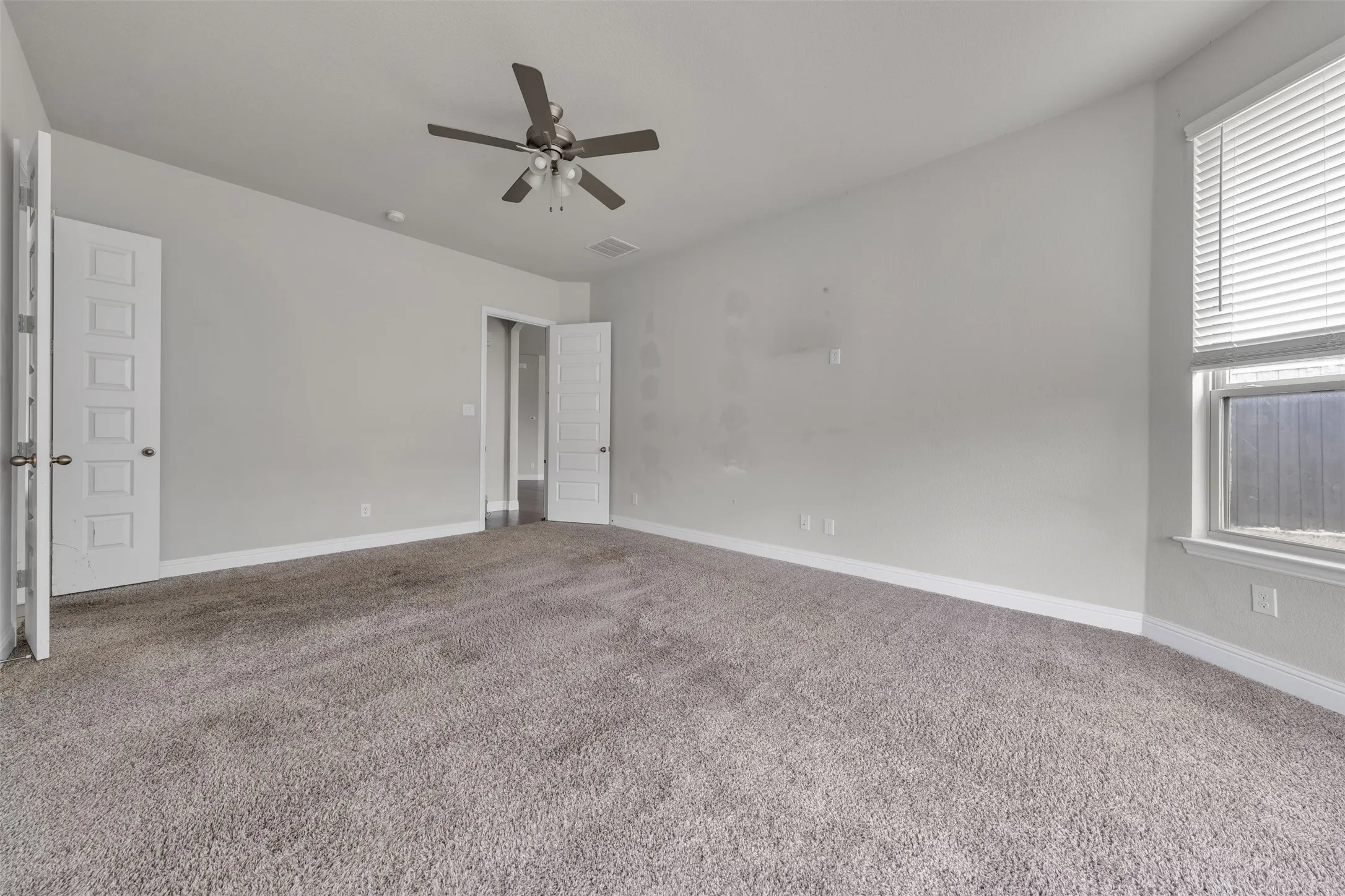 Single Family Residence For Sale in Ellis County , 1802 Graham Way, Mansfield, Texas 76063, 4 Bedroom, 3 Bathroom, 2 Garage spaces, 2,861 Sqft, built in 2021, Preowned, mls#21247003, Real Estate Agent in Mansfield, Homes For Sale in Ellis county, Homes For Sale in Mansfield, Realtor in Mansfield Texas, Real Estate Brokerage Independent Realty Texas, Luminita Cordes Realtor
