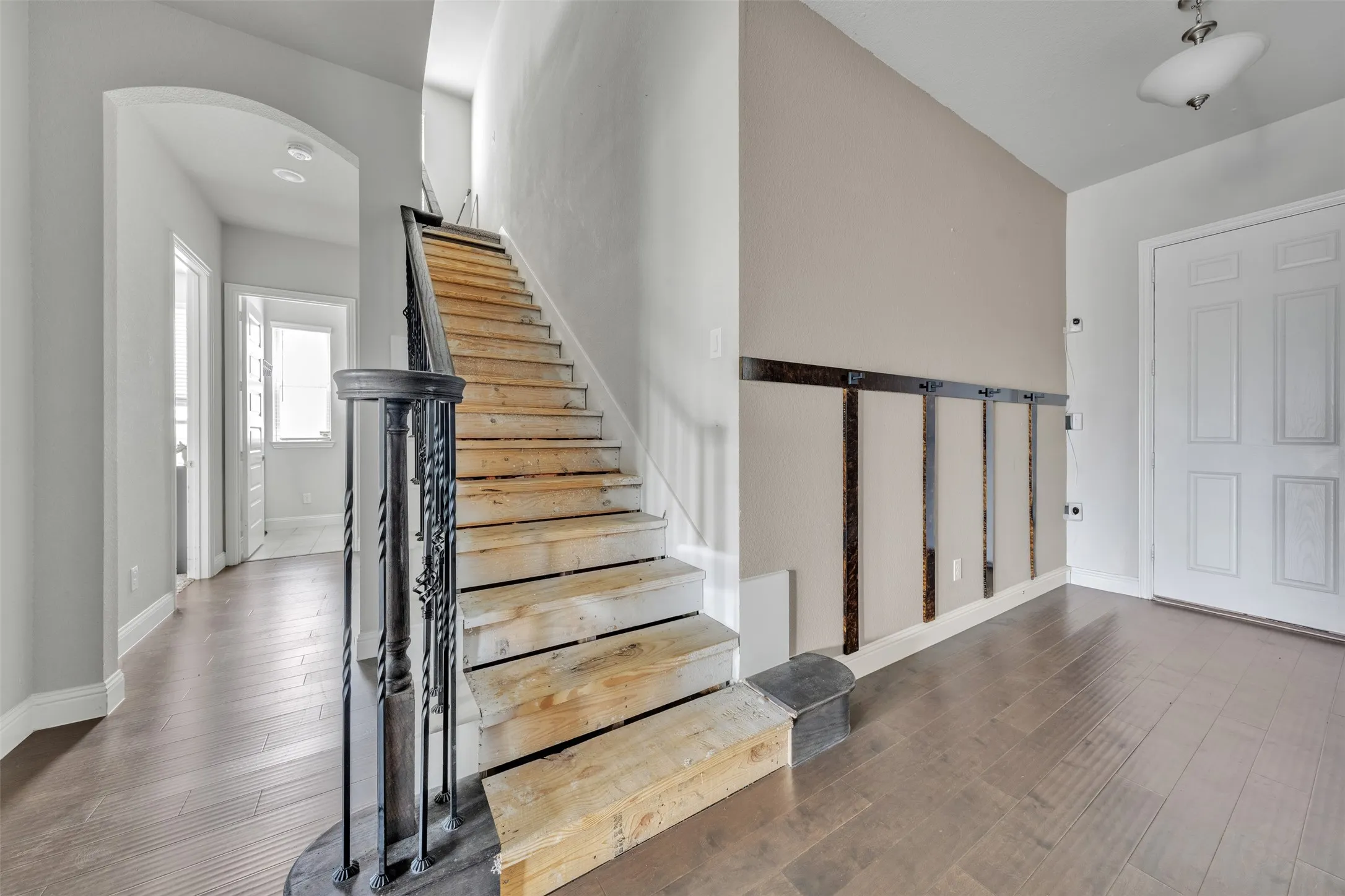 Single Family Residence For Sale in Ellis County , 1802 Graham Way, Mansfield, Texas 76063, 4 Bedroom, 3 Bathroom, 2 Garage spaces, 2,861 Sqft, built in 2021, Preowned, mls#21247003, Real Estate Agent in Mansfield, Homes For Sale in Ellis county, Homes For Sale in Mansfield, Realtor in Mansfield Texas, Real Estate Brokerage Independent Realty Texas, Luminita Cordes Realtor