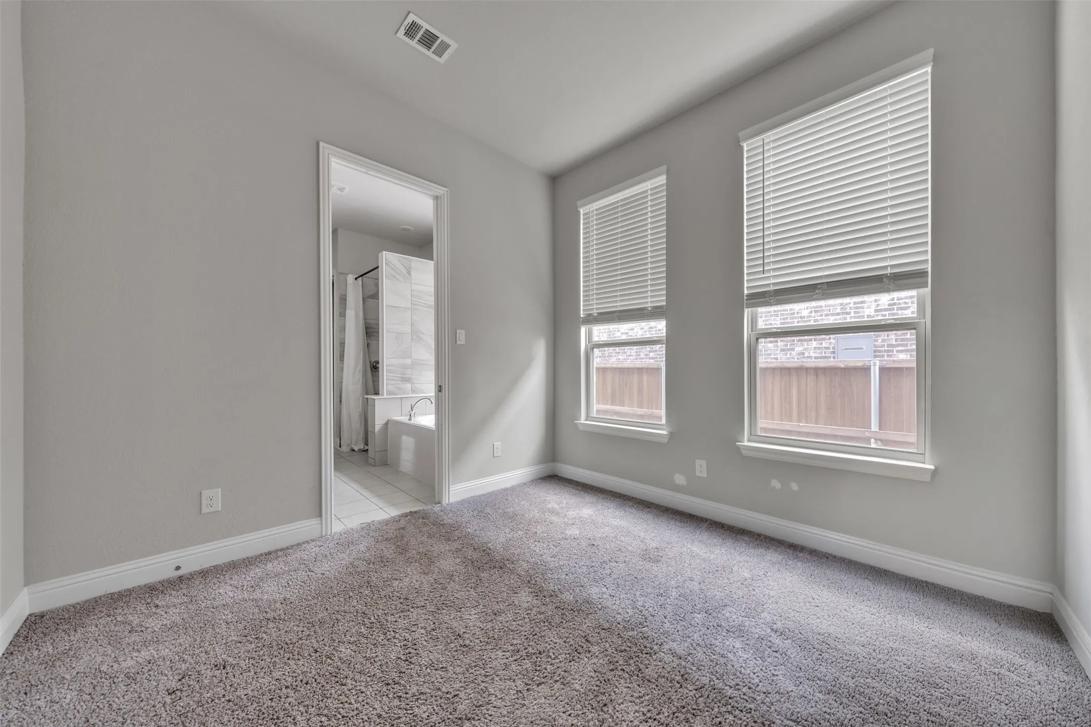 Single Family Residence For Sale in Ellis County , 1802 Graham Way, Mansfield, Texas 76063, 4 Bedroom, 3 Bathroom, 2 Garage spaces, 2,861 Sqft, built in 2021, Preowned, mls#21247003, Real Estate Agent in Mansfield, Homes For Sale in Ellis county, Homes For Sale in Mansfield, Realtor in Mansfield Texas, Real Estate Brokerage Independent Realty Texas, Luminita Cordes Realtor