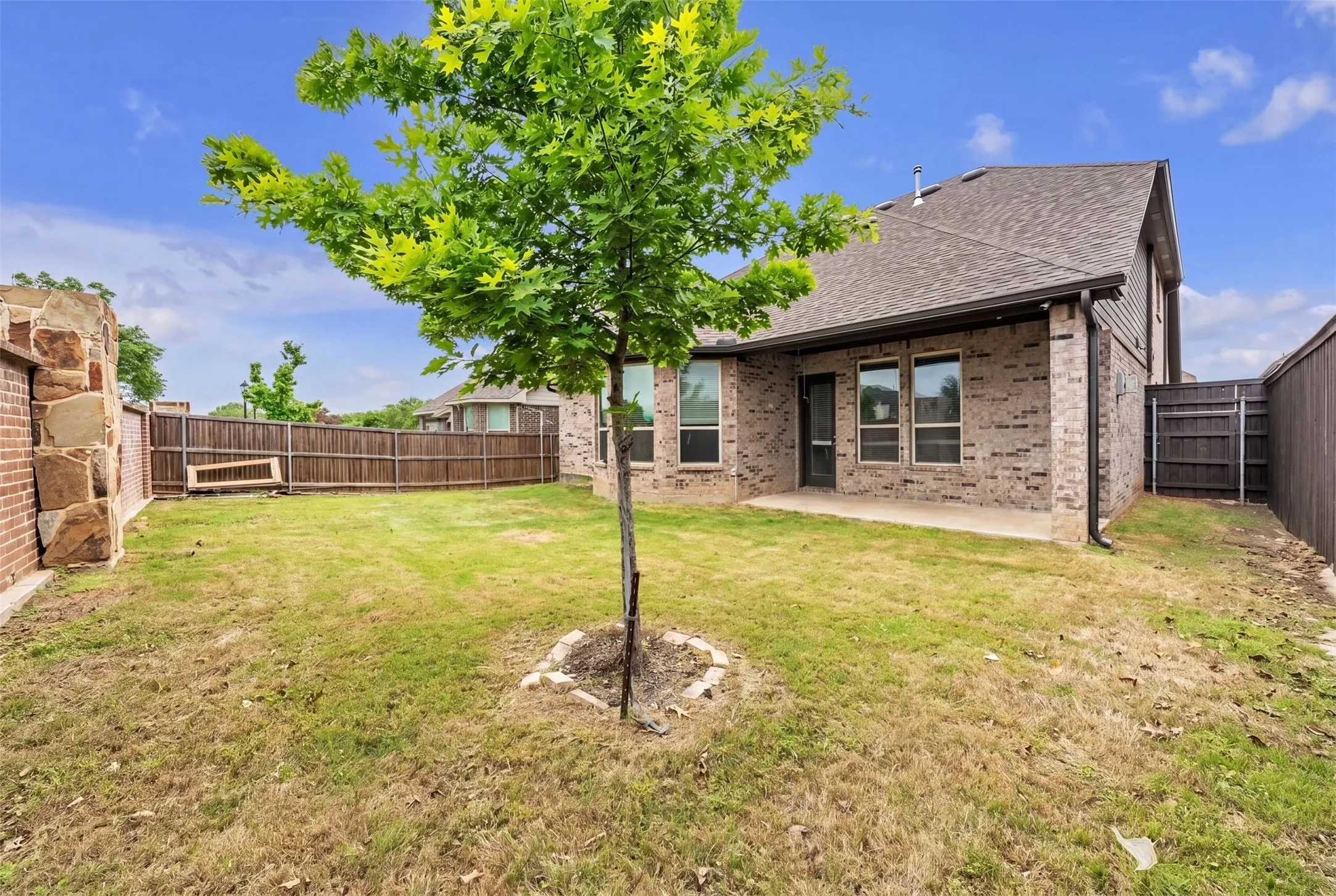 Single Family Residence For Sale in Ellis County , 1802 Graham Way, Mansfield, Texas 76063, 4 Bedroom, 3 Bathroom, 2 Garage spaces, 2,861 Sqft, built in 2021, Preowned, mls#21247003, Real Estate Agent in Mansfield, Homes For Sale in Ellis county, Homes For Sale in Mansfield, Realtor in Mansfield Texas, Real Estate Brokerage Independent Realty Texas, Luminita Cordes Realtor