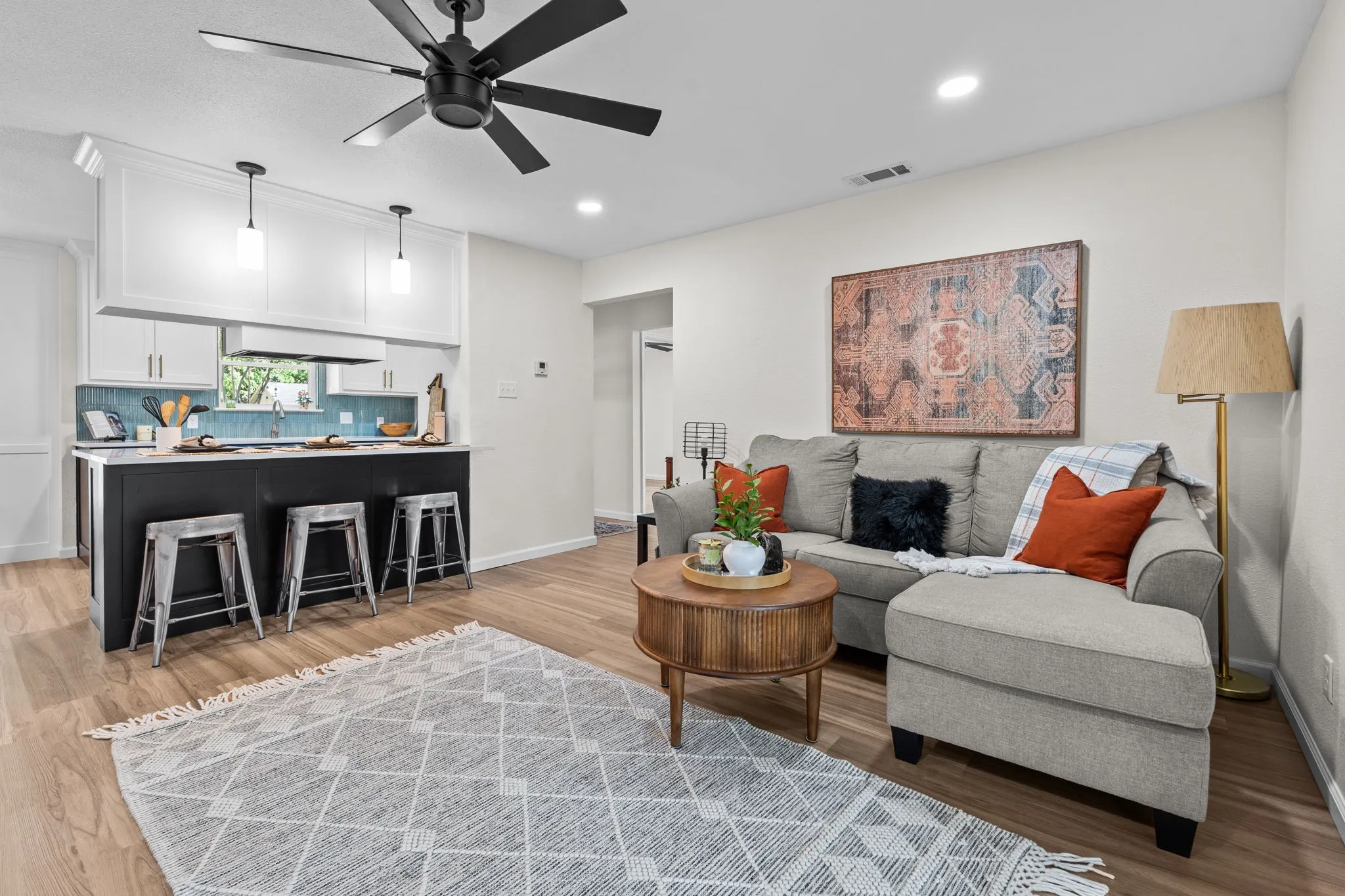 Single Family Residence For Sale in Parker County , 103 Camelot Drive, Weatherford, Texas 76086, 3 Bedroom, 2 Bathroom, 2 Garage spaces, 1,328 Sqft, built in 1982, mls#21240708, Real Estate Agent in Weatherford, Homes For Sale in Parker county, Homes For Sale in Weatherford, Realtor in Weatherford Texas, Real Estate Brokerage Independent Realty Texas, Luminita Cordes Realtor