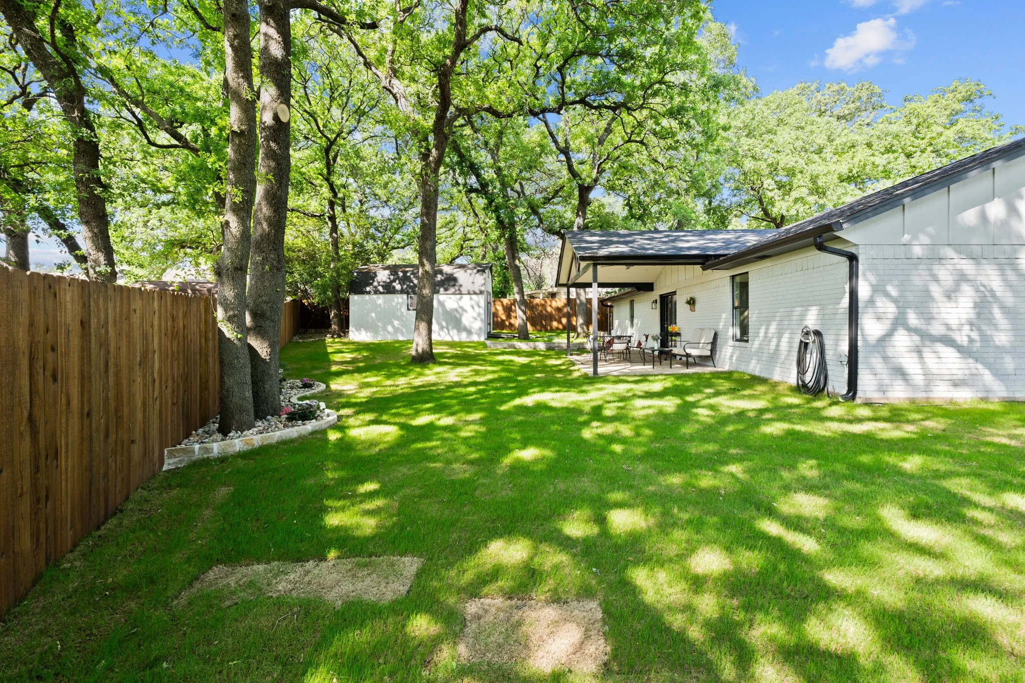 Single Family Residence For Sale in Parker County , 103 Camelot Drive, Weatherford, Texas 76086, 3 Bedroom, 2 Bathroom, 2 Garage spaces, 1,328 Sqft, built in 1982, mls#21240708, Real Estate Agent in Weatherford, Homes For Sale in Parker county, Homes For Sale in Weatherford, Realtor in Weatherford Texas, Real Estate Brokerage Independent Realty Texas, Luminita Cordes Realtor