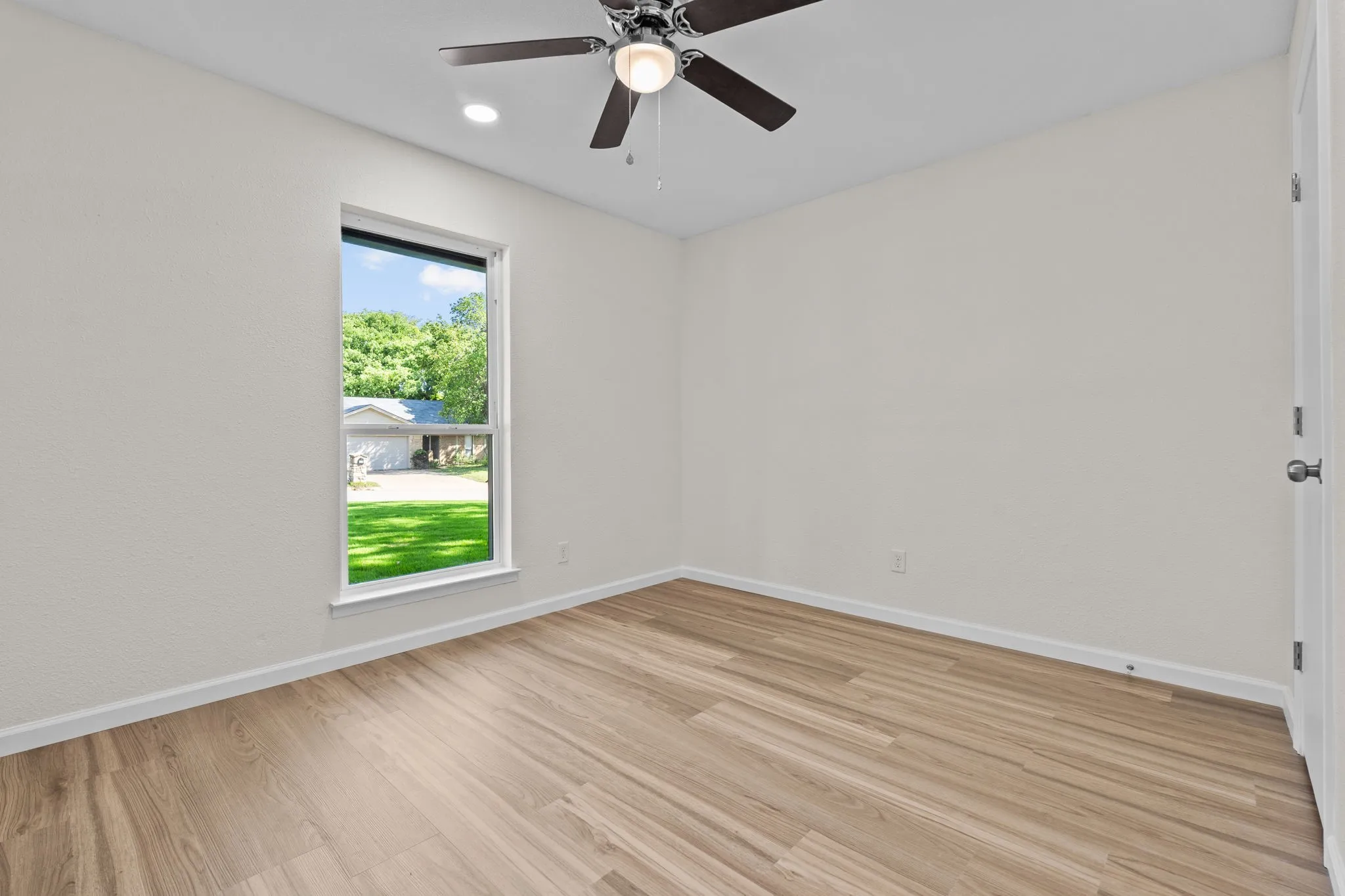 Single Family Residence For Sale in Parker County , 103 Camelot Drive, Weatherford, Texas 76086, 3 Bedroom, 2 Bathroom, 2 Garage spaces, 1,328 Sqft, built in 1982, mls#21240708, Real Estate Agent in Weatherford, Homes For Sale in Parker county, Homes For Sale in Weatherford, Realtor in Weatherford Texas, Real Estate Brokerage Independent Realty Texas, Luminita Cordes Realtor