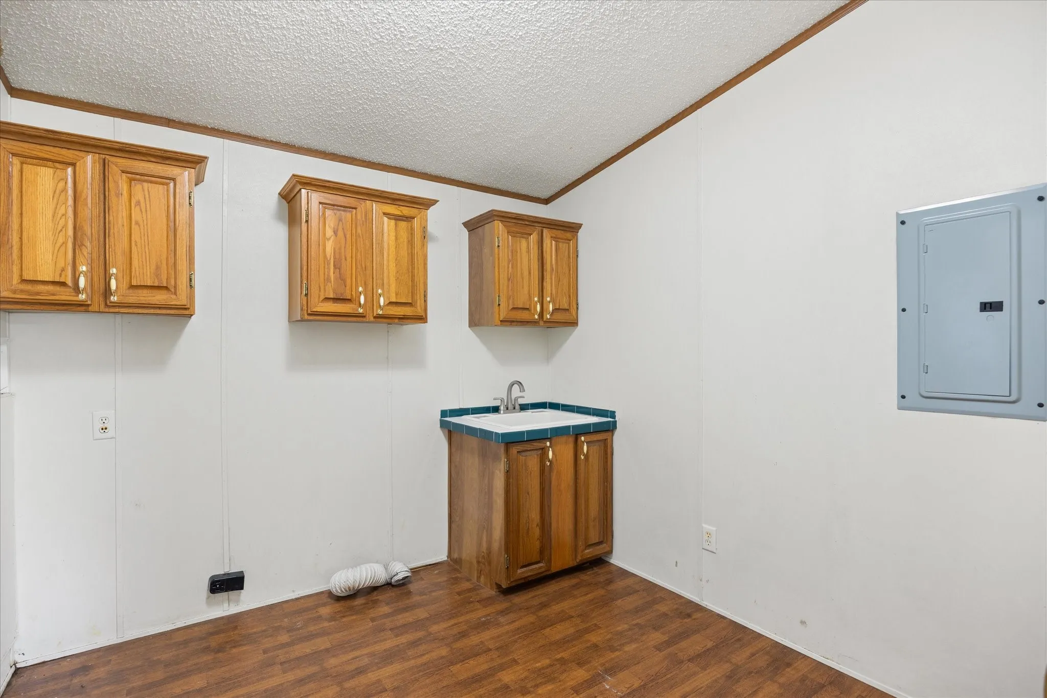 Mobile Home For Sale in Hood County , 6931 Tin Top Highway, Weatherford, Texas 76087, 4 Bedroom, 3 Bathroom, Garage spaces, 2,128 Sqft, built in 1998, mls#21252439, Real Estate Agent in Weatherford, Homes For Sale in Hood county, Homes For Sale in Weatherford, Realtor in Weatherford Texas, Real Estate Brokerage Independent Realty Texas, Luminita Cordes Realtor