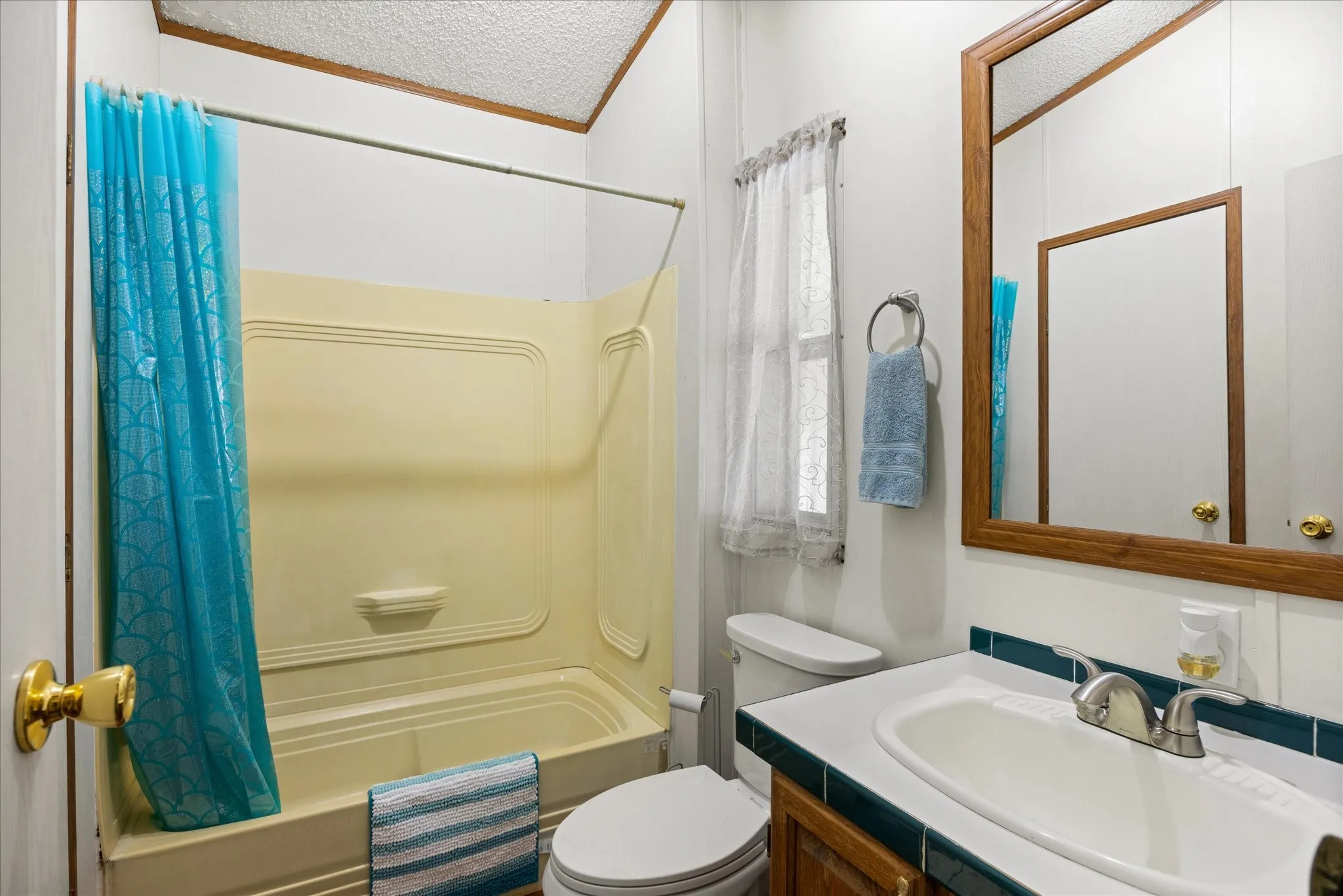 Mobile Home For Sale in Hood County , 6931 Tin Top Highway, Weatherford, Texas 76087, 4 Bedroom, 3 Bathroom, Garage spaces, 2,128 Sqft, built in 1998, mls#21252439, Real Estate Agent in Weatherford, Homes For Sale in Hood county, Homes For Sale in Weatherford, Realtor in Weatherford Texas, Real Estate Brokerage Independent Realty Texas, Luminita Cordes Realtor