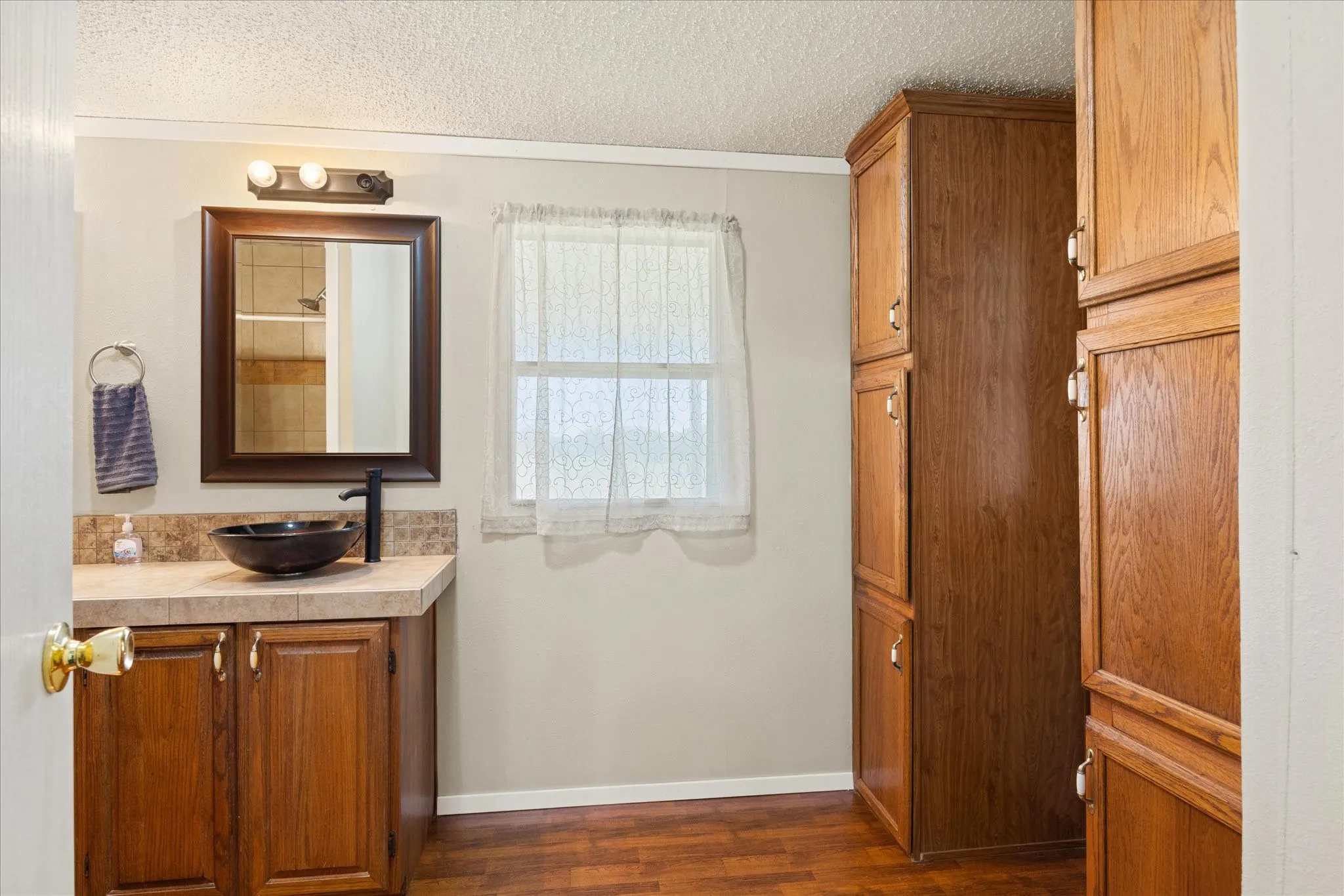 Mobile Home For Sale in Hood County , 6931 Tin Top Highway, Weatherford, Texas 76087, 4 Bedroom, 3 Bathroom, Garage spaces, 2,128 Sqft, built in 1998, mls#21252439, Real Estate Agent in Weatherford, Homes For Sale in Hood county, Homes For Sale in Weatherford, Realtor in Weatherford Texas, Real Estate Brokerage Independent Realty Texas, Luminita Cordes Realtor