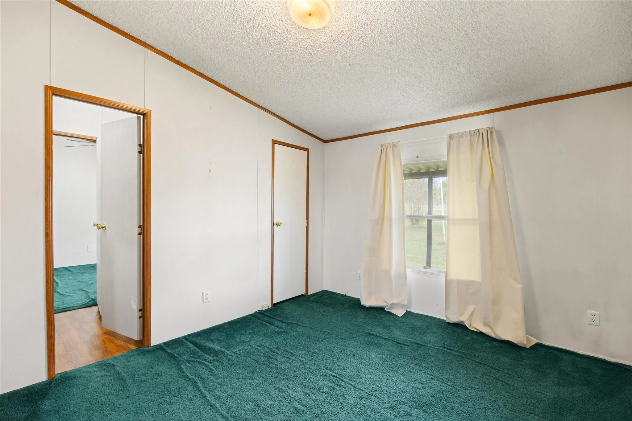 Mobile Home For Sale in Hood County , 6931 Tin Top Highway, Weatherford, Texas 76087, 4 Bedroom, 3 Bathroom, Garage spaces, 2,128 Sqft, built in 1998, mls#21252439, Real Estate Agent in Weatherford, Homes For Sale in Hood county, Homes For Sale in Weatherford, Realtor in Weatherford Texas, Real Estate Brokerage Independent Realty Texas, Luminita Cordes Realtor