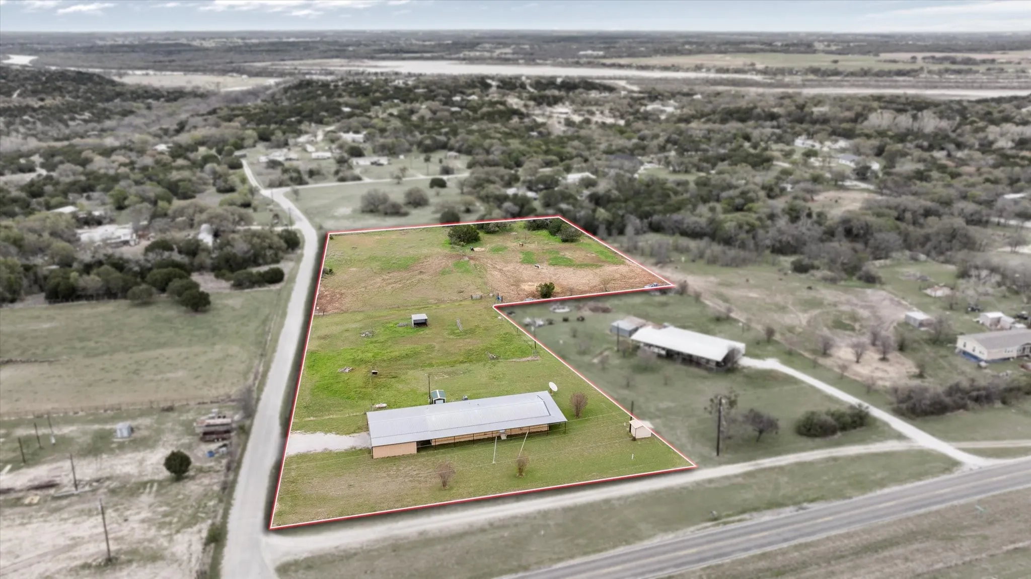 Mobile Home For Sale in Hood County , 6931 Tin Top Highway, Weatherford, Texas 76087, 4 Bedroom, 3 Bathroom, Garage spaces, 2,128 Sqft, built in 1998, mls#21252439, Real Estate Agent in Weatherford, Homes For Sale in Hood county, Homes For Sale in Weatherford, Realtor in Weatherford Texas, Real Estate Brokerage Independent Realty Texas, Luminita Cordes Realtor