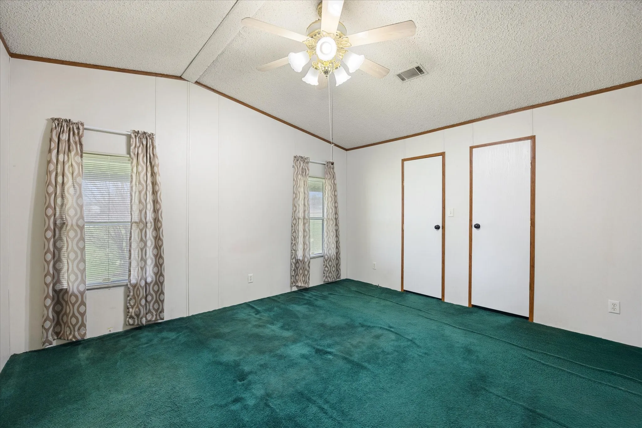 Mobile Home For Sale in Hood County , 6931 Tin Top Highway, Weatherford, Texas 76087, 4 Bedroom, 3 Bathroom, Garage spaces, 2,128 Sqft, built in 1998, mls#21252439, Real Estate Agent in Weatherford, Homes For Sale in Hood county, Homes For Sale in Weatherford, Realtor in Weatherford Texas, Real Estate Brokerage Independent Realty Texas, Luminita Cordes Realtor