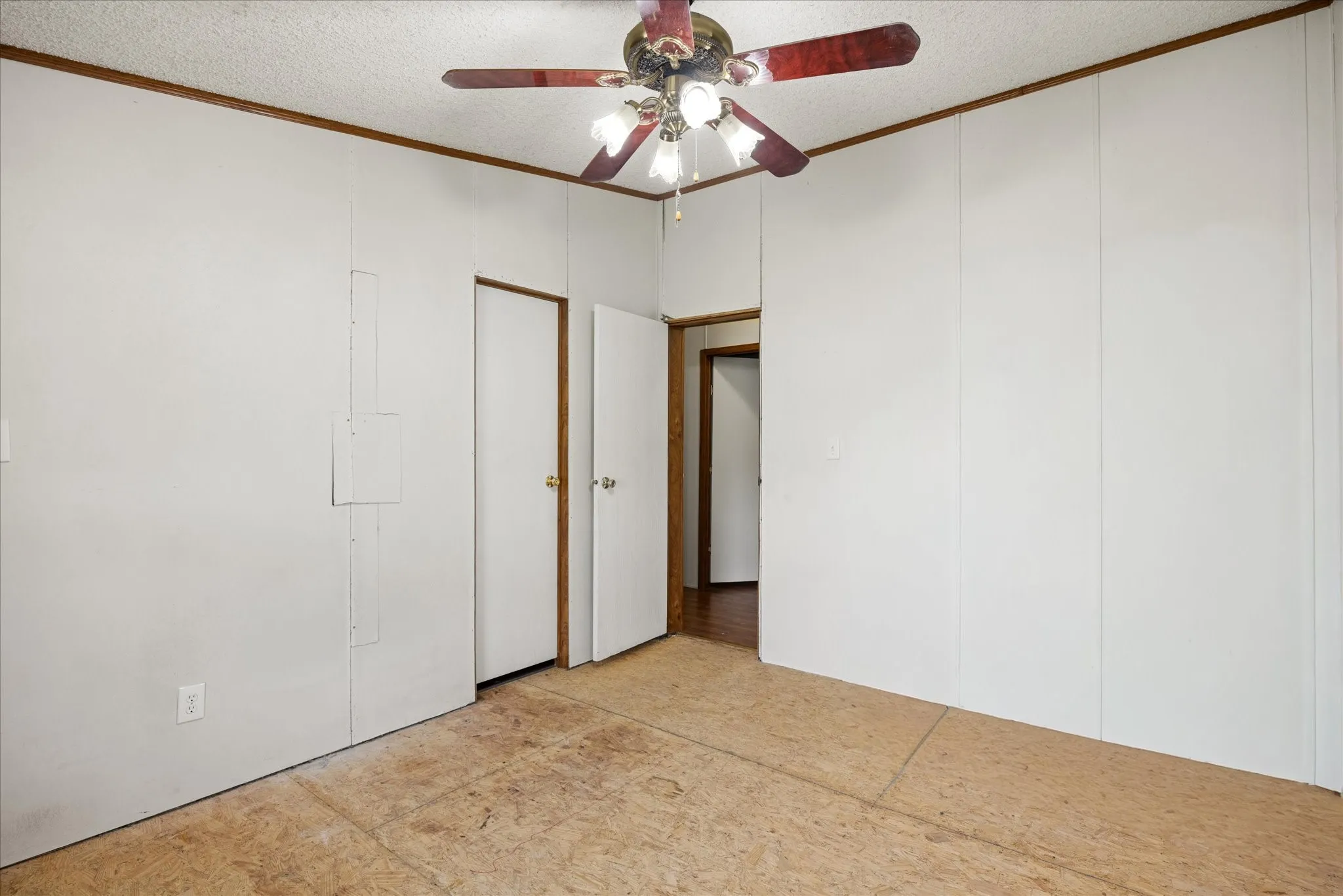 Mobile Home For Sale in Hood County , 6931 Tin Top Highway, Weatherford, Texas 76087, 4 Bedroom, 3 Bathroom, Garage spaces, 2,128 Sqft, built in 1998, mls#21252439, Real Estate Agent in Weatherford, Homes For Sale in Hood county, Homes For Sale in Weatherford, Realtor in Weatherford Texas, Real Estate Brokerage Independent Realty Texas, Luminita Cordes Realtor