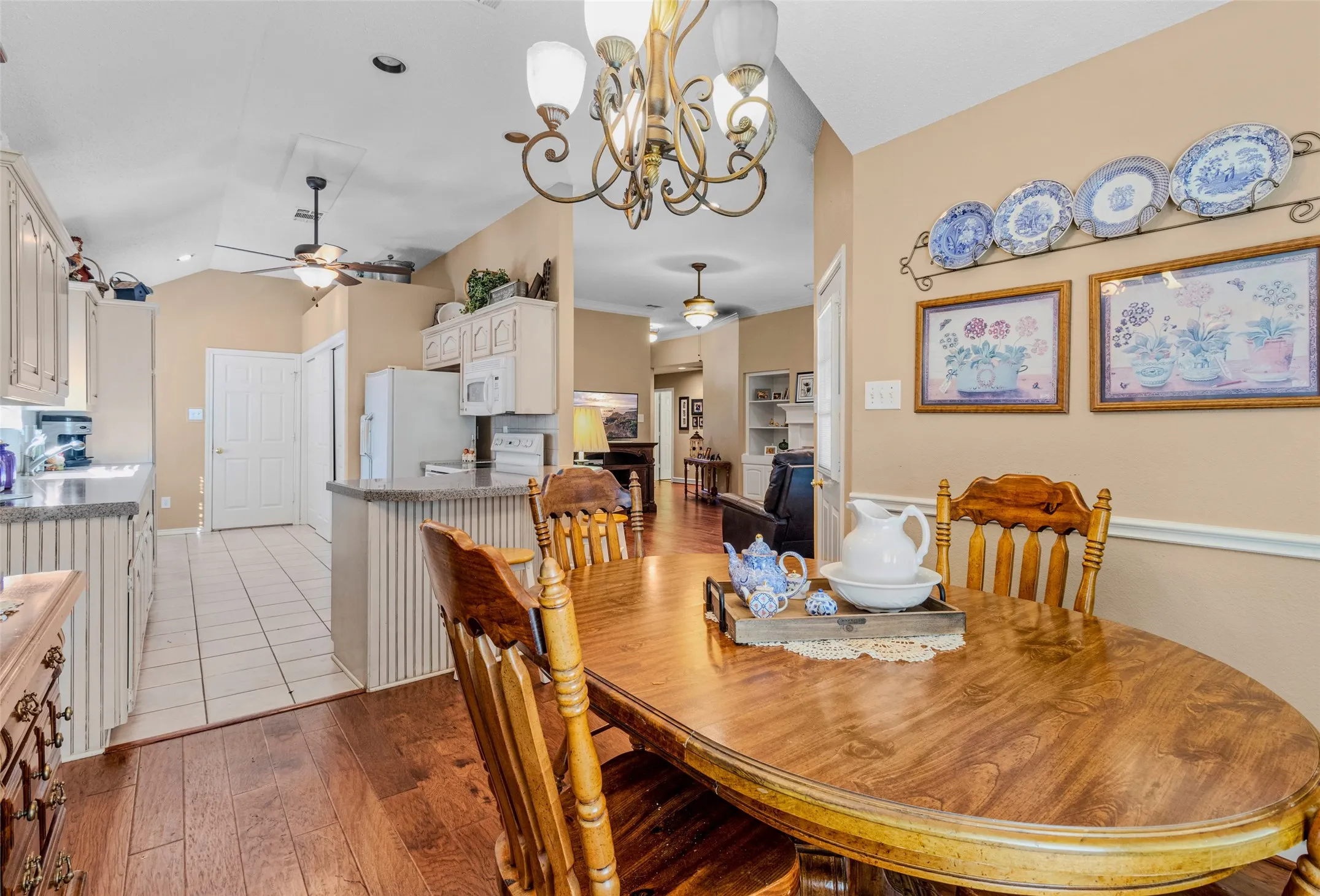 Single Family Residence For Sale in Kaufman County , 507 Azalea Drive, Forney, Texas 75126, 3 Bedroom, 2 Bathroom, 2 Garage spaces, 1,598 Sqft, built in 1993, Preowned, mls#21134592, Real Estate Agent in Forney, Homes For Sale in Kaufman county, Homes For Sale in Forney, Realtor in Forney Texas, Real Estate Brokerage Independent Realty Texas, Luminita Cordes Realtor