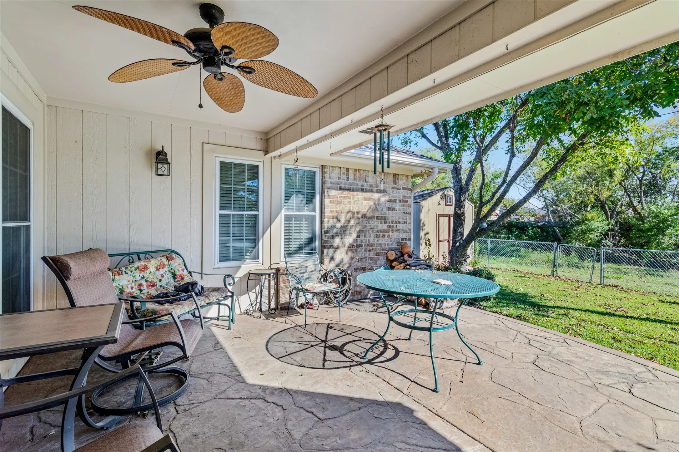 Single Family Residence For Sale in Kaufman County , 507 Azalea Drive, Forney, Texas 75126, 3 Bedroom, 2 Bathroom, 2 Garage spaces, 1,598 Sqft, built in 1993, Preowned, mls#21134592, Real Estate Agent in Forney, Homes For Sale in Kaufman county, Homes For Sale in Forney, Realtor in Forney Texas, Real Estate Brokerage Independent Realty Texas, Luminita Cordes Realtor