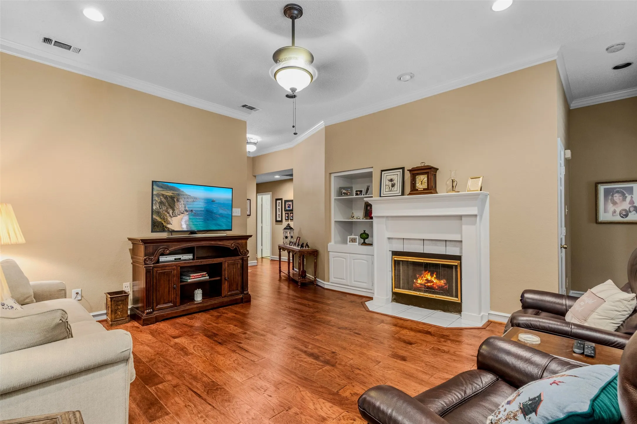Single Family Residence For Sale in Kaufman County , 507 Azalea Drive, Forney, Texas 75126, 3 Bedroom, 2 Bathroom, 2 Garage spaces, 1,598 Sqft, built in 1993, Preowned, mls#21134592, Real Estate Agent in Forney, Homes For Sale in Kaufman county, Homes For Sale in Forney, Realtor in Forney Texas, Real Estate Brokerage Independent Realty Texas, Luminita Cordes Realtor