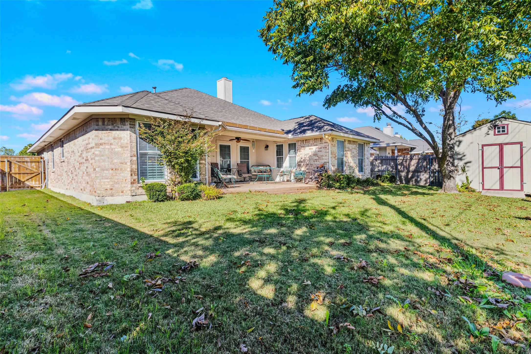 Single Family Residence For Sale in Kaufman County , 507 Azalea Drive, Forney, Texas 75126, 3 Bedroom, 2 Bathroom, 2 Garage spaces, 1,598 Sqft, built in 1993, Preowned, mls#21134592, Real Estate Agent in Forney, Homes For Sale in Kaufman county, Homes For Sale in Forney, Realtor in Forney Texas, Real Estate Brokerage Independent Realty Texas, Luminita Cordes Realtor