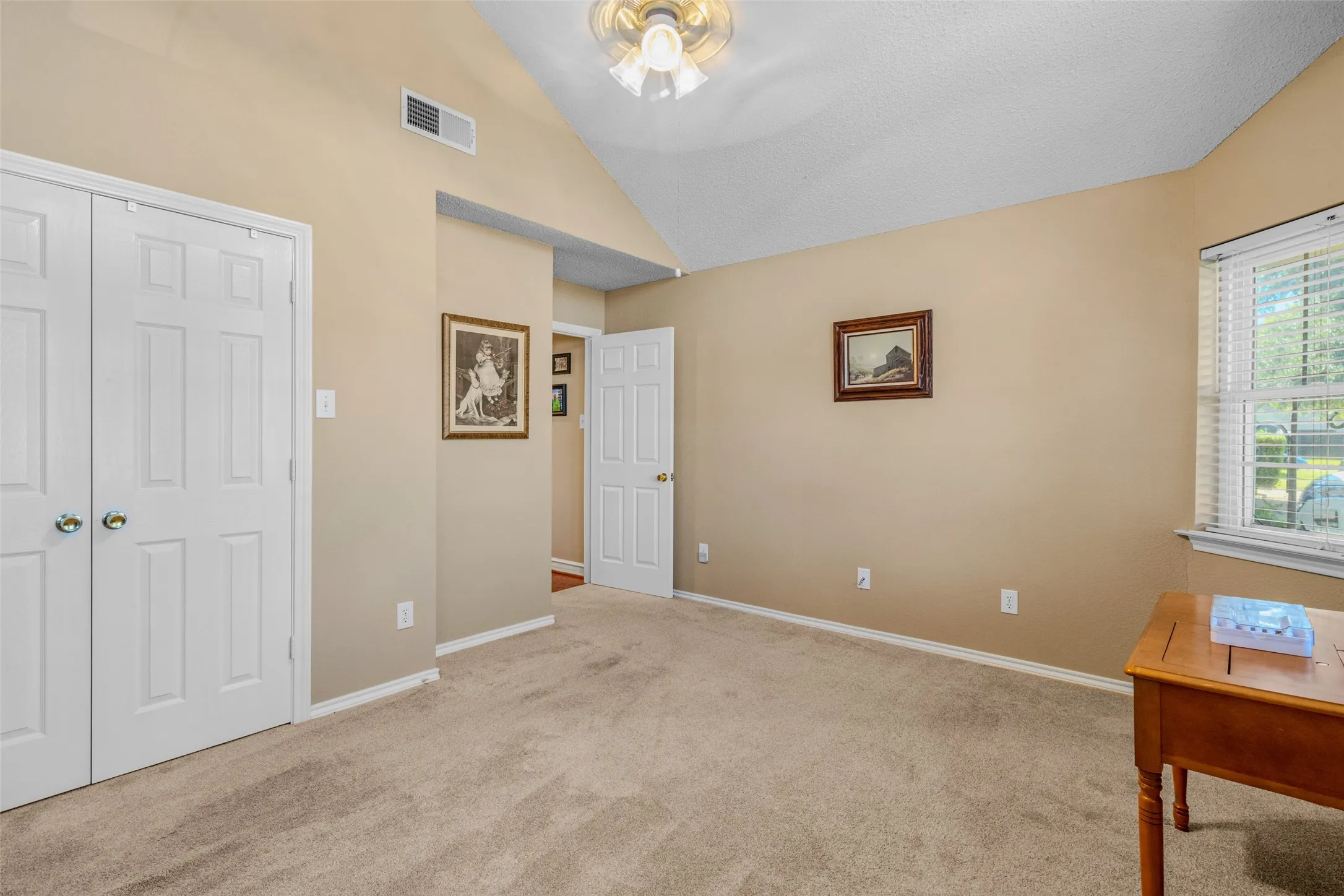 Single Family Residence For Sale in Kaufman County , 507 Azalea Drive, Forney, Texas 75126, 3 Bedroom, 2 Bathroom, 2 Garage spaces, 1,598 Sqft, built in 1993, Preowned, mls#21134592, Real Estate Agent in Forney, Homes For Sale in Kaufman county, Homes For Sale in Forney, Realtor in Forney Texas, Real Estate Brokerage Independent Realty Texas, Luminita Cordes Realtor