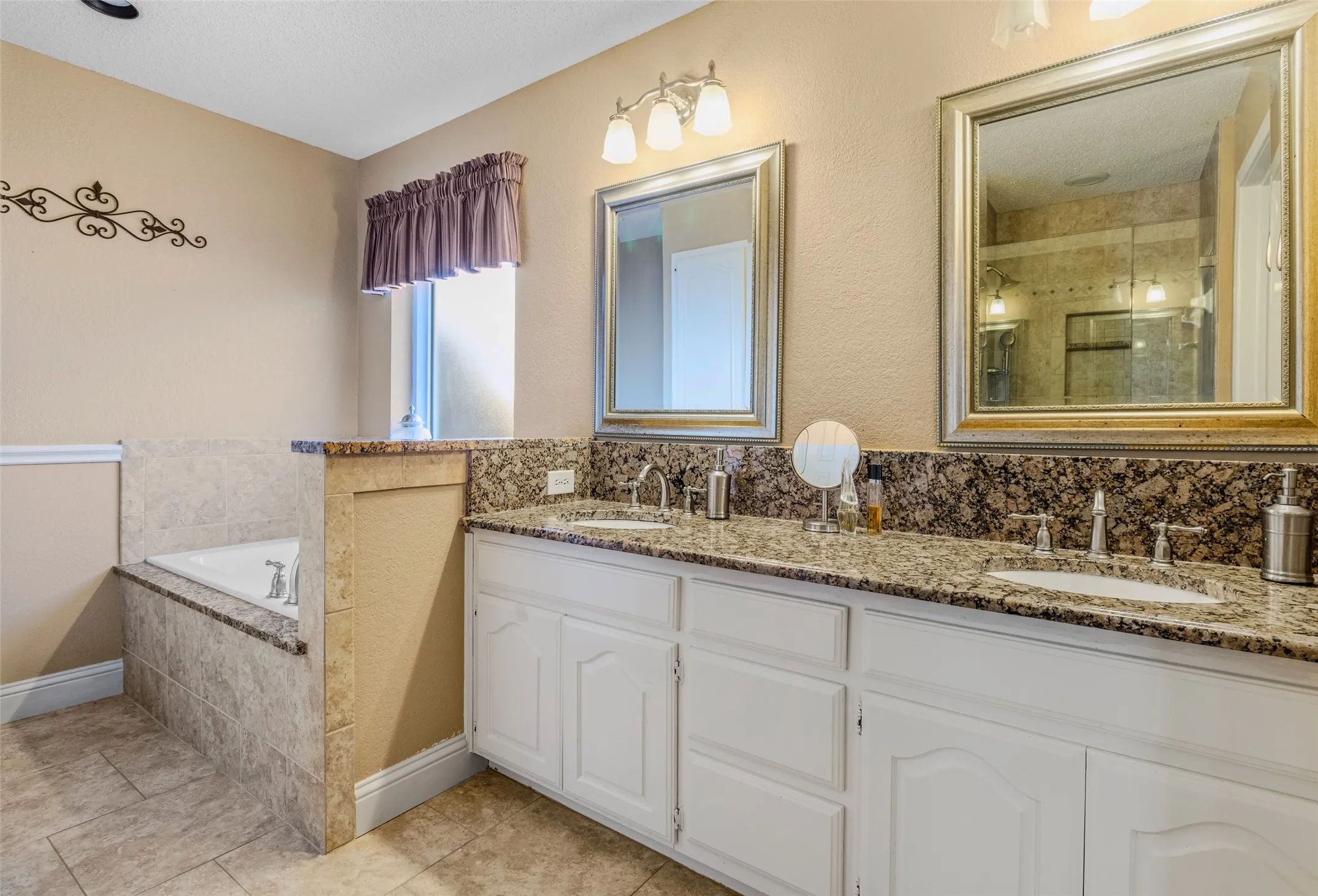 Single Family Residence For Sale in Kaufman County , 507 Azalea Drive, Forney, Texas 75126, 3 Bedroom, 2 Bathroom, 2 Garage spaces, 1,598 Sqft, built in 1993, Preowned, mls#21134592, Real Estate Agent in Forney, Homes For Sale in Kaufman county, Homes For Sale in Forney, Realtor in Forney Texas, Real Estate Brokerage Independent Realty Texas, Luminita Cordes Realtor
