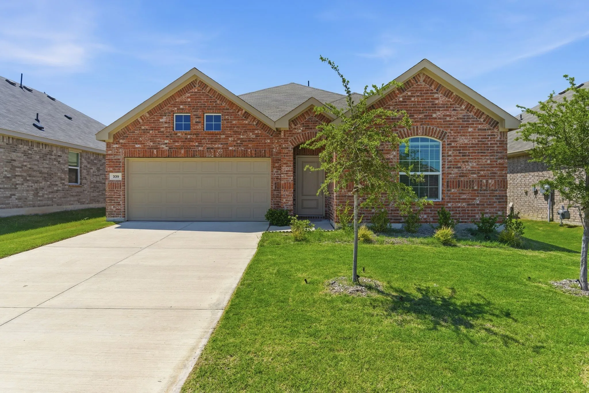 Single Family Residence For Sale in Denton County , 339 Texas Trail, Justin, Texas 76247, 3 Bedroom, 3 Bathroom, 2 Garage spaces, 1,601 Sqft, built in 2024, Preowned, mls#21234744, Real Estate Agent in Justin, Homes For Sale in Denton county, Homes For Sale in Justin, Realtor in Justin Texas, Real Estate Brokerage Independent Realty Texas, Luminita Cordes Realtor