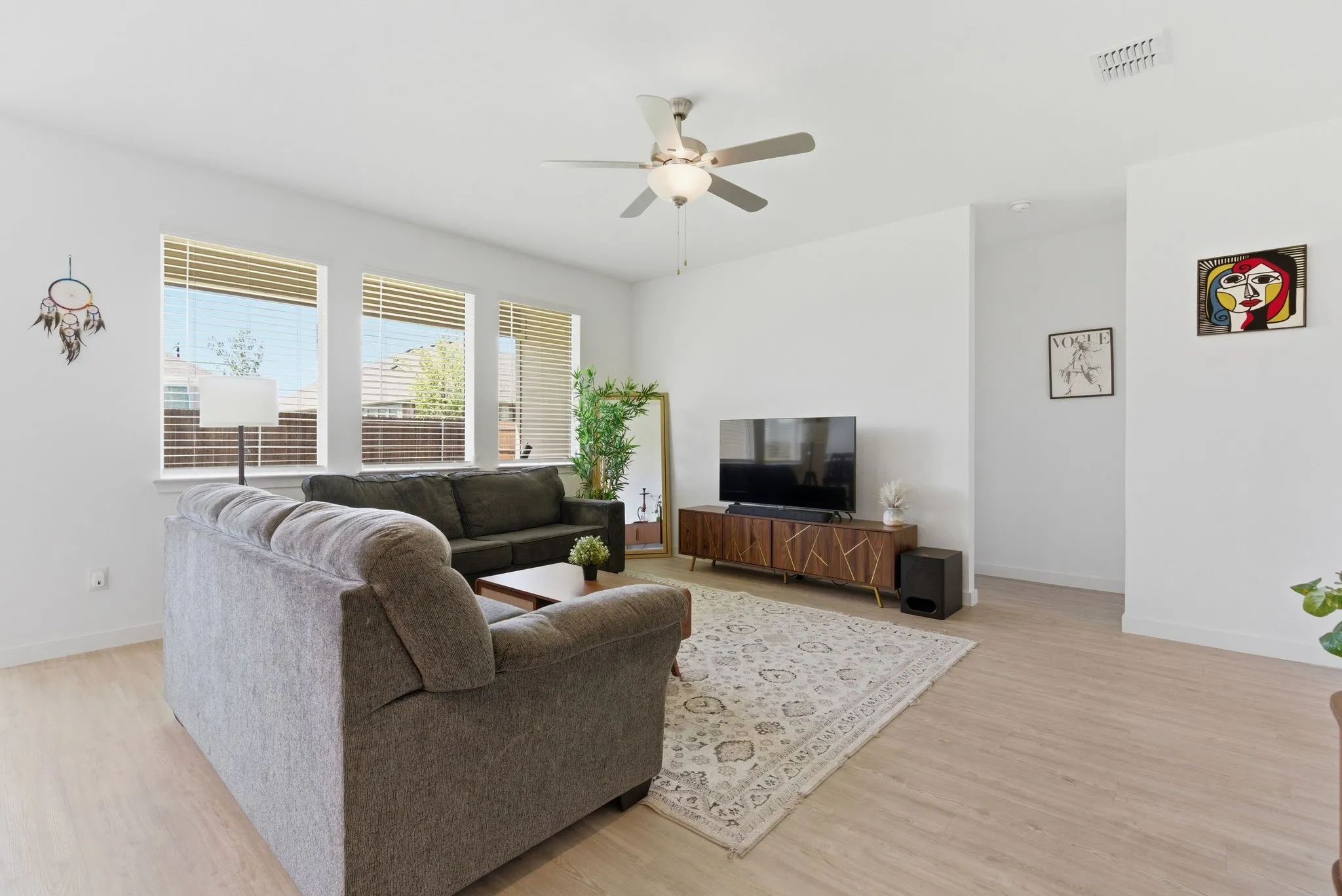 Single Family Residence For Sale in Denton County , 339 Texas Trail, Justin, Texas 76247, 3 Bedroom, 3 Bathroom, 2 Garage spaces, 1,601 Sqft, built in 2024, Preowned, mls#21234744, Real Estate Agent in Justin, Homes For Sale in Denton county, Homes For Sale in Justin, Realtor in Justin Texas, Real Estate Brokerage Independent Realty Texas, Luminita Cordes Realtor