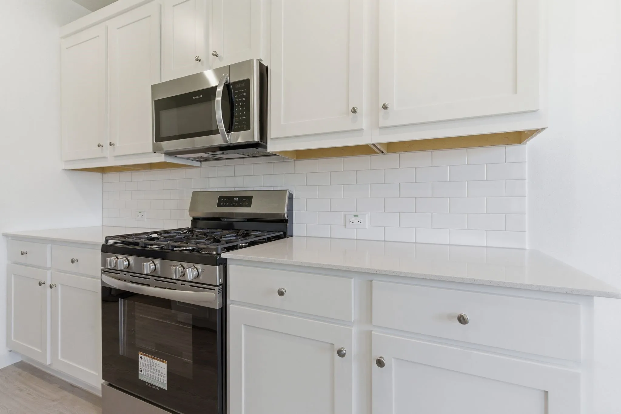 Single Family Residence For Sale in Denton County , 339 Texas Trail, Justin, Texas 76247, 3 Bedroom, 3 Bathroom, 2 Garage spaces, 1,601 Sqft, built in 2024, Preowned, mls#21234744, Real Estate Agent in Justin, Homes For Sale in Denton county, Homes For Sale in Justin, Realtor in Justin Texas, Real Estate Brokerage Independent Realty Texas, Luminita Cordes Realtor