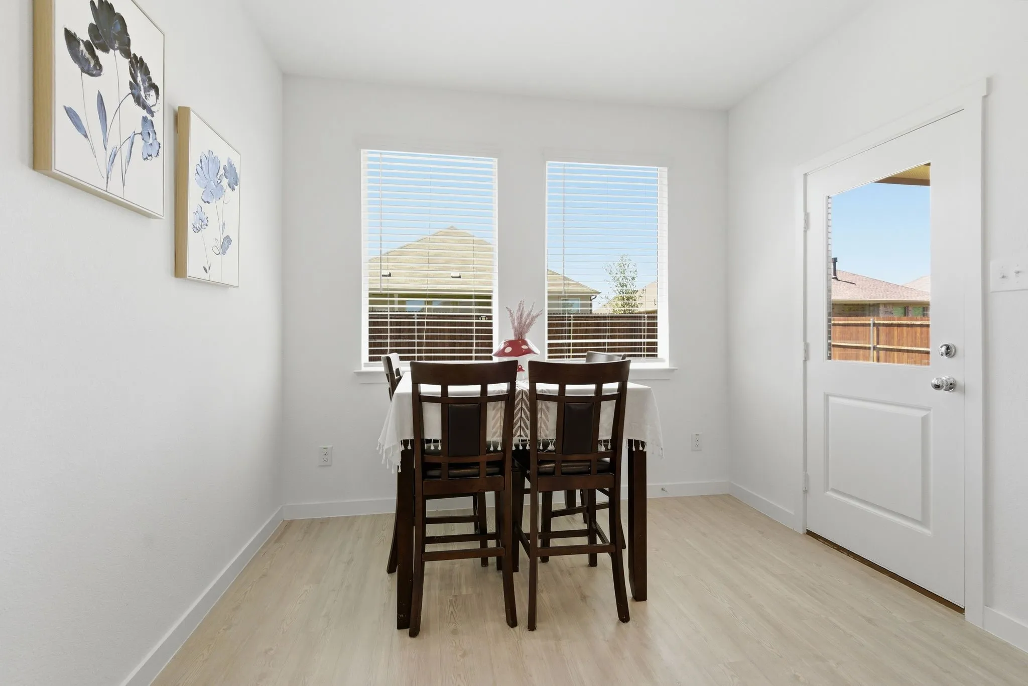 Single Family Residence For Sale in Denton County , 339 Texas Trail, Justin, Texas 76247, 3 Bedroom, 3 Bathroom, 2 Garage spaces, 1,601 Sqft, built in 2024, Preowned, mls#21234744, Real Estate Agent in Justin, Homes For Sale in Denton county, Homes For Sale in Justin, Realtor in Justin Texas, Real Estate Brokerage Independent Realty Texas, Luminita Cordes Realtor