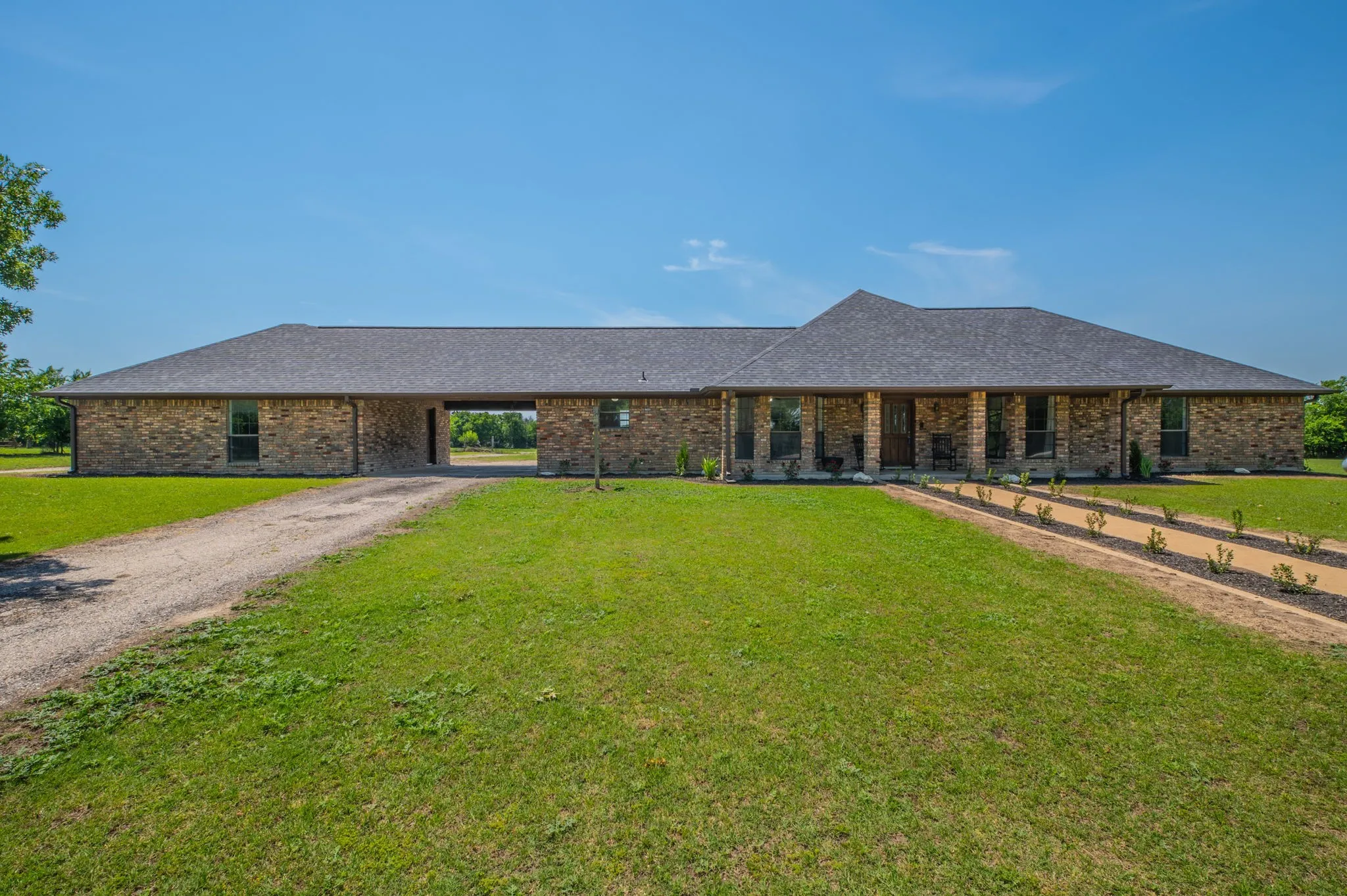 Gorgeous house with porte cochère.