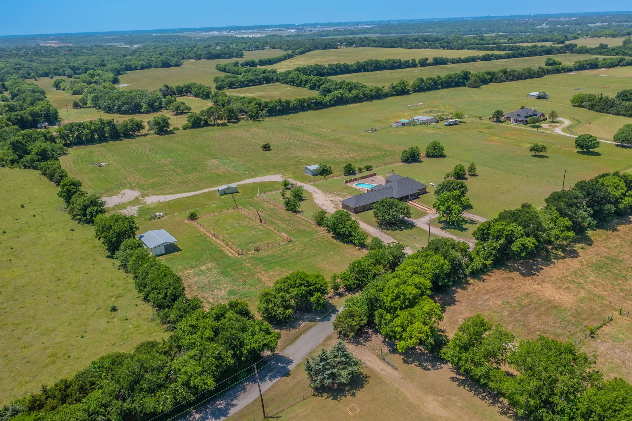 Aerial view of the amazing 10-acre property.