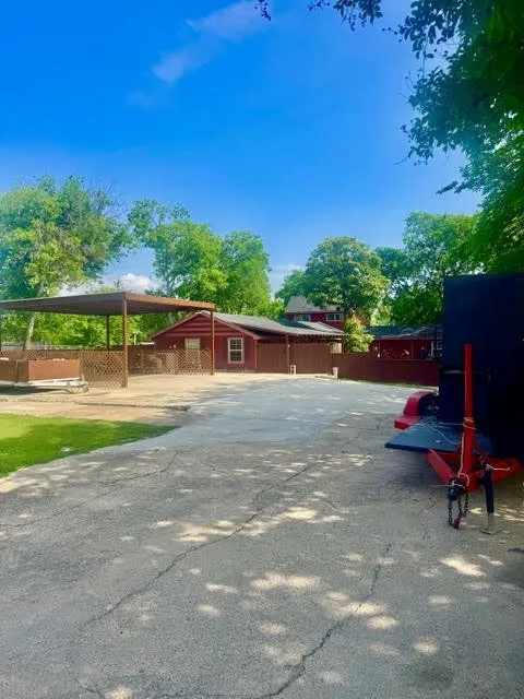 Single Family Residence For Sale in Tarrant County , 9619 Santa Monica Drive, Fort Worth, Texas 76116, 4 Bedrooms, 3 Bathrooms, Garage spaces, 2,779 Sqft, built in 2002, Price $349,000, mls#21252627, Real Estate Agent in Fort Worth, Homes For Sale in Tarrant county, Homes For Sale in Fort Worth, Realtor in Fort Worth Texas, Real Estate Brokerage Independent Realty Texas, Luminita Cordes Realtor