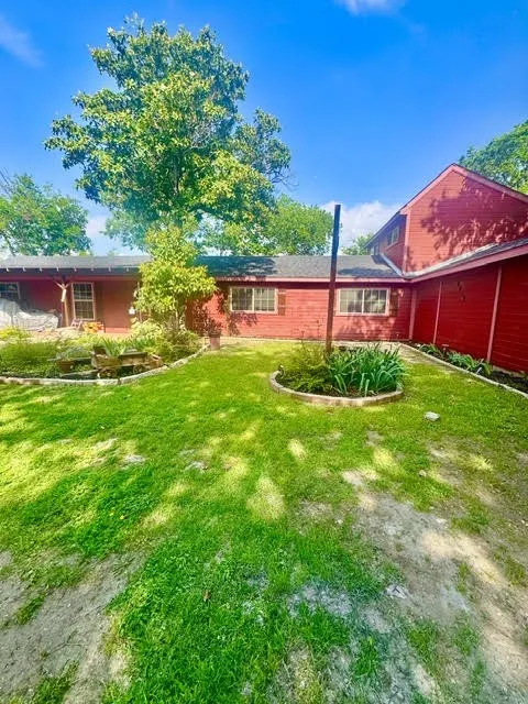 Single Family Residence For Sale in Tarrant County , 9619 Santa Monica Drive, Fort Worth, Texas 76116, 4 Bedrooms, 3 Bathrooms, Garage spaces, 2,779 Sqft, built in 2002, Price $349,000, mls#21252627, Real Estate Agent in Fort Worth, Homes For Sale in Tarrant county, Homes For Sale in Fort Worth, Realtor in Fort Worth Texas, Real Estate Brokerage Independent Realty Texas, Luminita Cordes Realtor