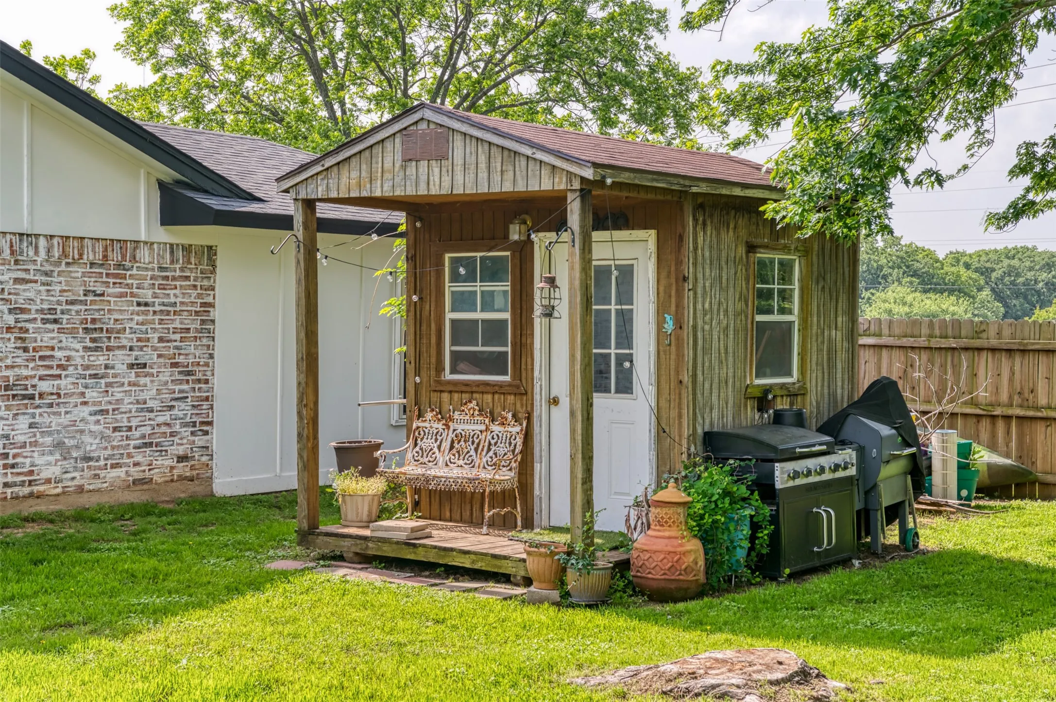 Single Family Residence For Sale in Parker County , 2268 Tanglewood Street, Weatherford, Texas 76085, 4 Bedroom, 2 Bathroom, 2 Garage spaces, 1,913 Sqft, built in 1979, mls#21240329, Real Estate Agent in Weatherford, Homes For Sale in Parker county, Homes For Sale in Weatherford, Realtor in Weatherford Texas, Real Estate Brokerage Independent Realty Texas, Luminita Cordes Realtor
