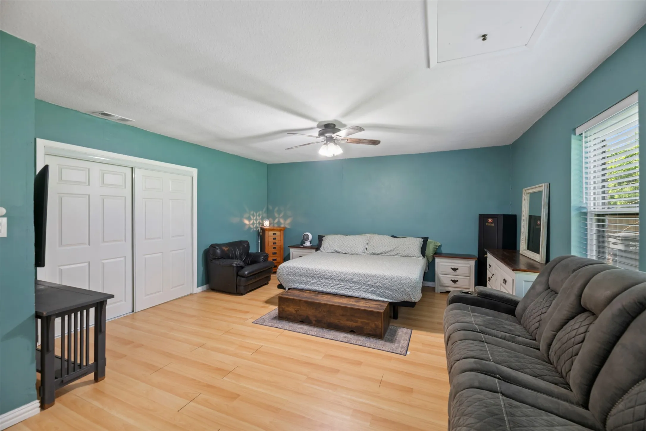Single Family Residence For Sale in Parker County , 2268 Tanglewood Street, Weatherford, Texas 76085, 4 Bedroom, 2 Bathroom, 2 Garage spaces, 1,913 Sqft, built in 1979, mls#21240329, Real Estate Agent in Weatherford, Homes For Sale in Parker county, Homes For Sale in Weatherford, Realtor in Weatherford Texas, Real Estate Brokerage Independent Realty Texas, Luminita Cordes Realtor